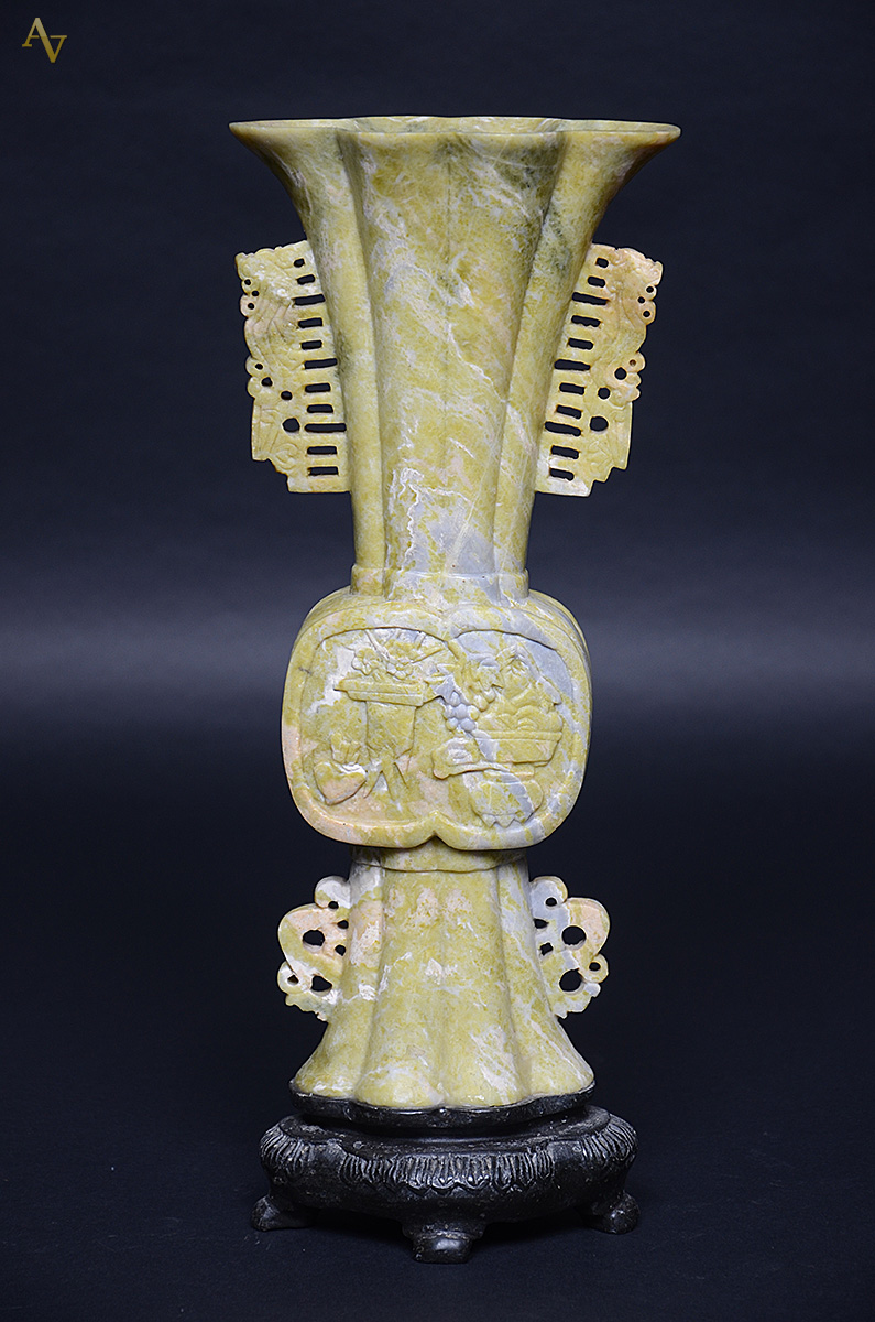 Escultura chinesa de pedra dura. Altura 40 cm. - foto 1 de 2