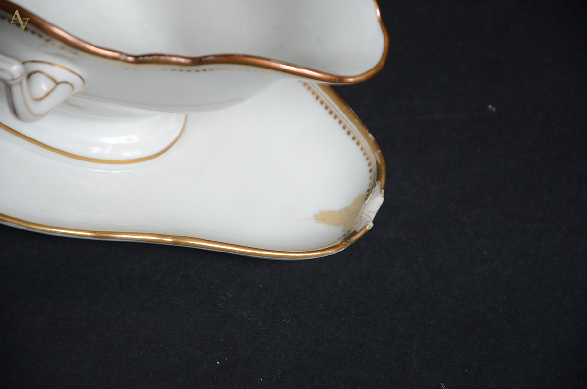 Diversas peças de porcelana francesa, sendo Quatorze pratos com... - foto 2 de 3