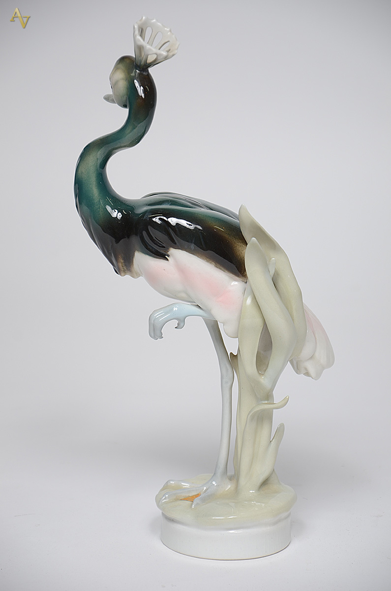 Estatueta de porcelana Royal Dux representando Ave. Altura 33 cm. - foto 2 de 2