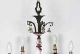 Lustre de metal para 5 luzes com detalhes em po... - Lustre de metal para 5 luzes com detalhes em porcelana floral