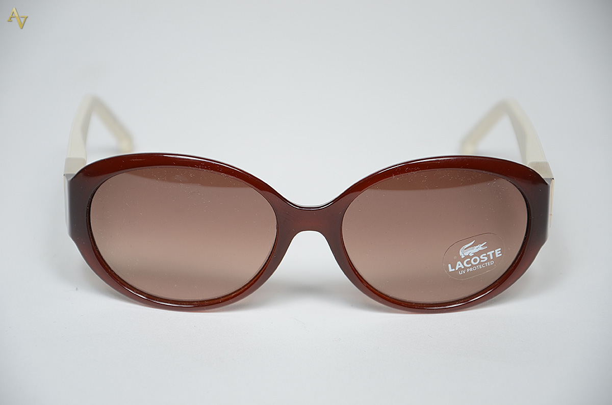LACOSTE - Óculos escuros feminino - estojo original. - foto 2 de 3