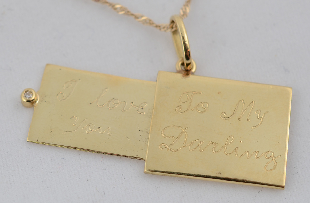 Pendente " Carta de Amor " e seu cordão. Envelope com... - foto 2 de 3