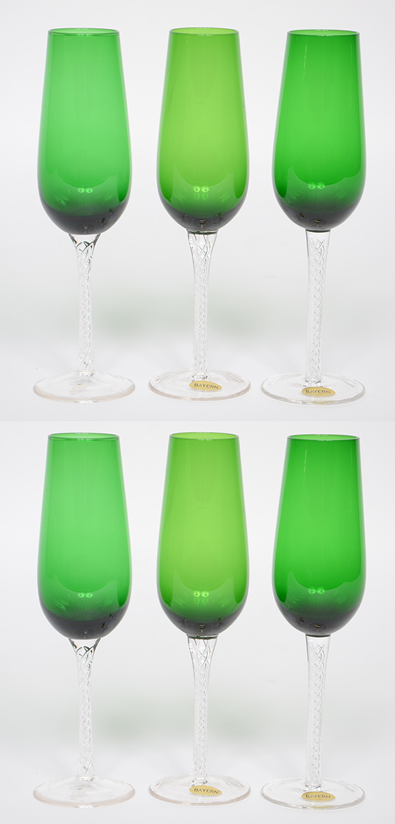 Seis taças para champagne na cor verde.