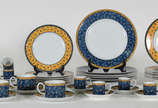 Aparelho de jantar porcelana  Vista Alegre  , f... - Aparelho de jantar porcelana  Vista Alegre  , feito no Brasil, composto de 6 pratos rasos ( 1 com peq. bicado), 6 fundos, 6 de sobremesa ( 1 bic...