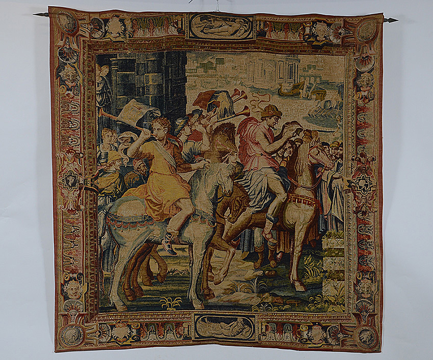 Tapeçaria européia com figuras a cavalo. Medidas 1,90 x 1,80 m. - foto 1 de 2