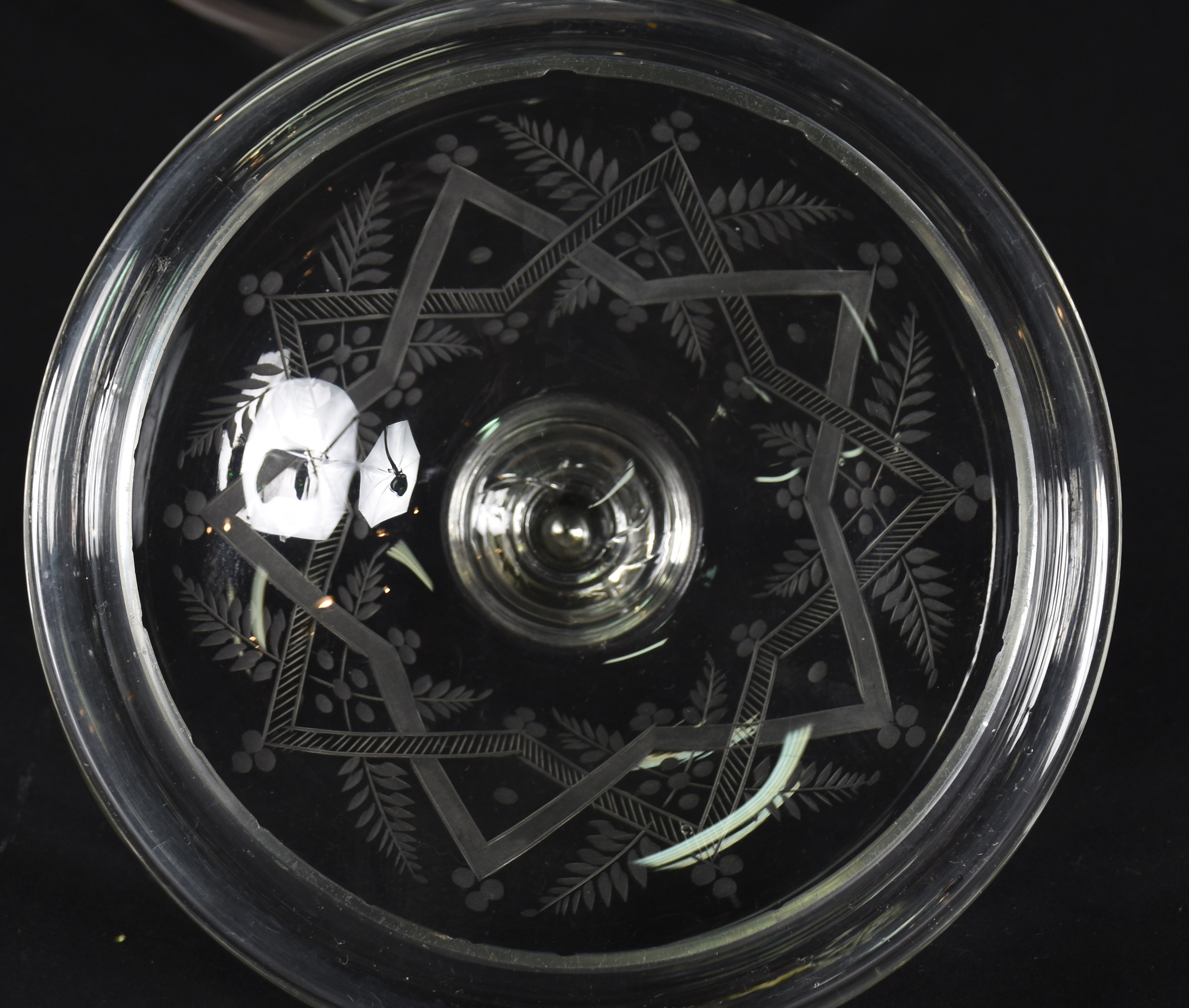 Compoteira em demi cristal lavrado com presentoir adaptado - foto 4 de 5
