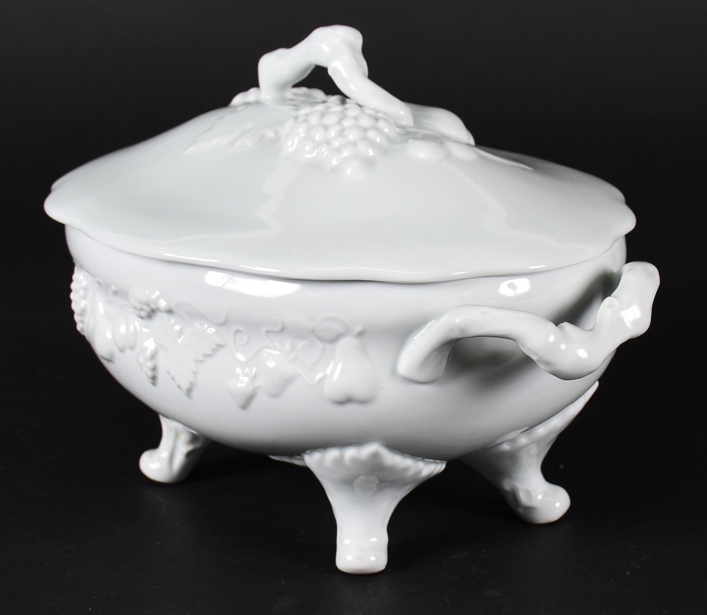 Sopeira de porcelana Francesa branca, Med. 23 X 39 Altura 20 cm. - foto 3 de 4