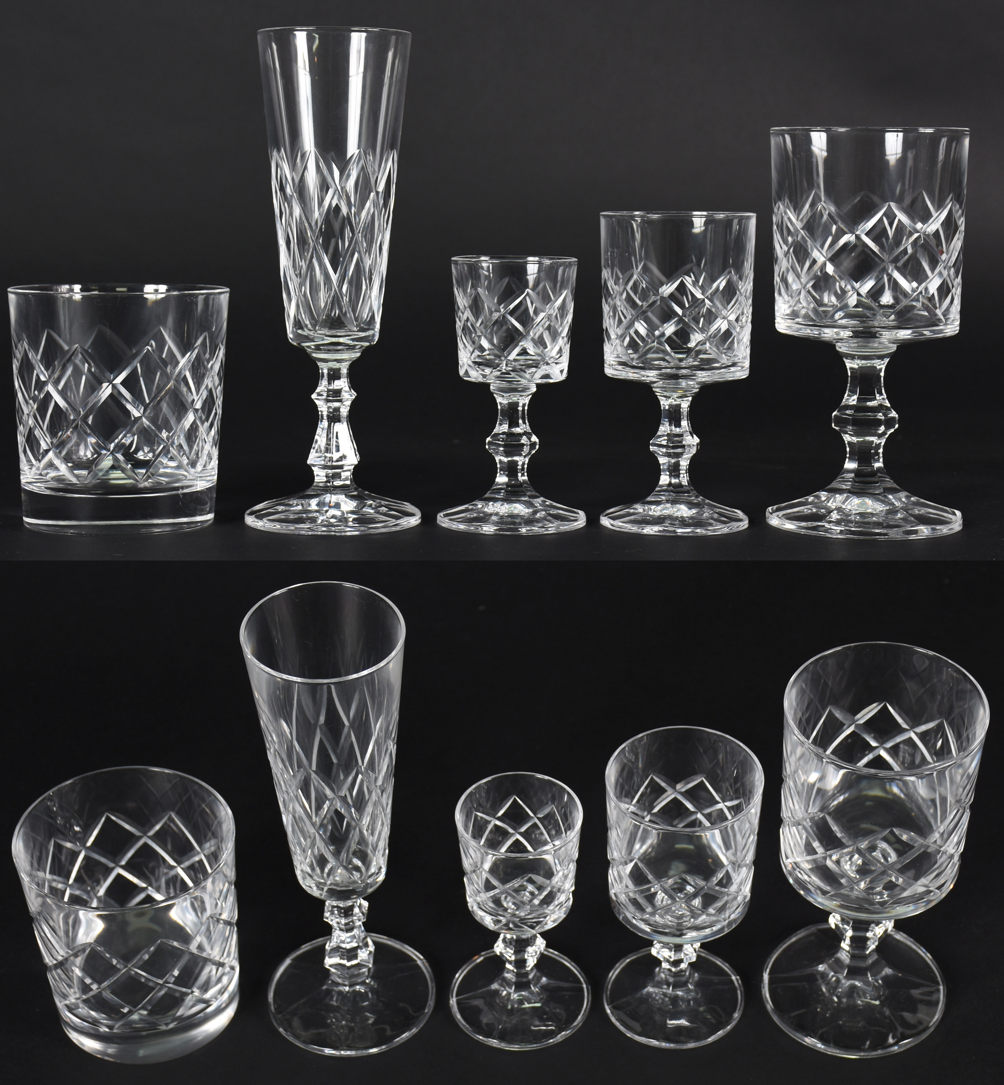Serviço de cristal lapidado , sendo, 10 flutes , 12 copos curtos para... - foto 1 de 2