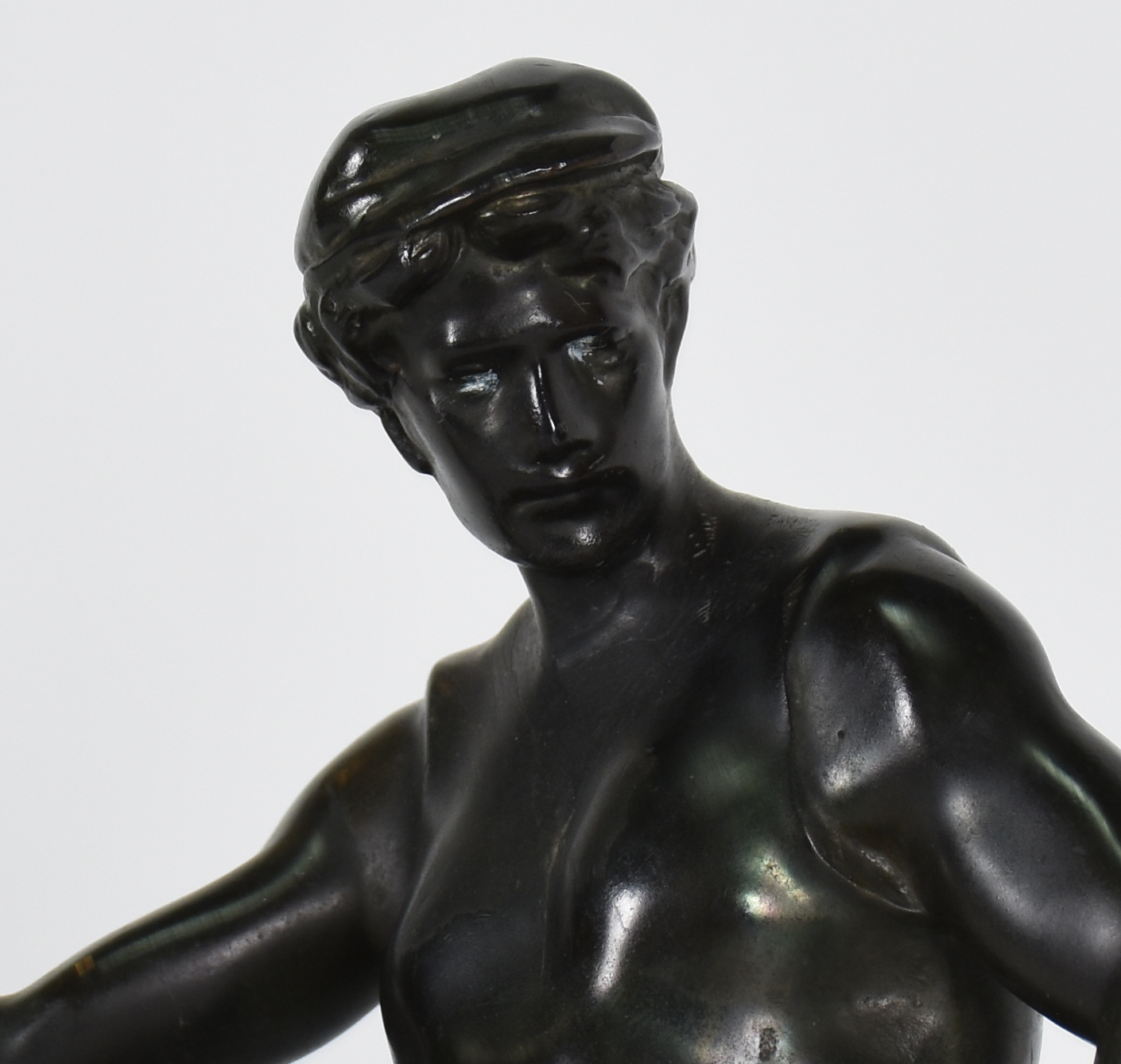 Tinteiro representando " ferreiro " em petit bronze, base de mármore - foto 2 de 4