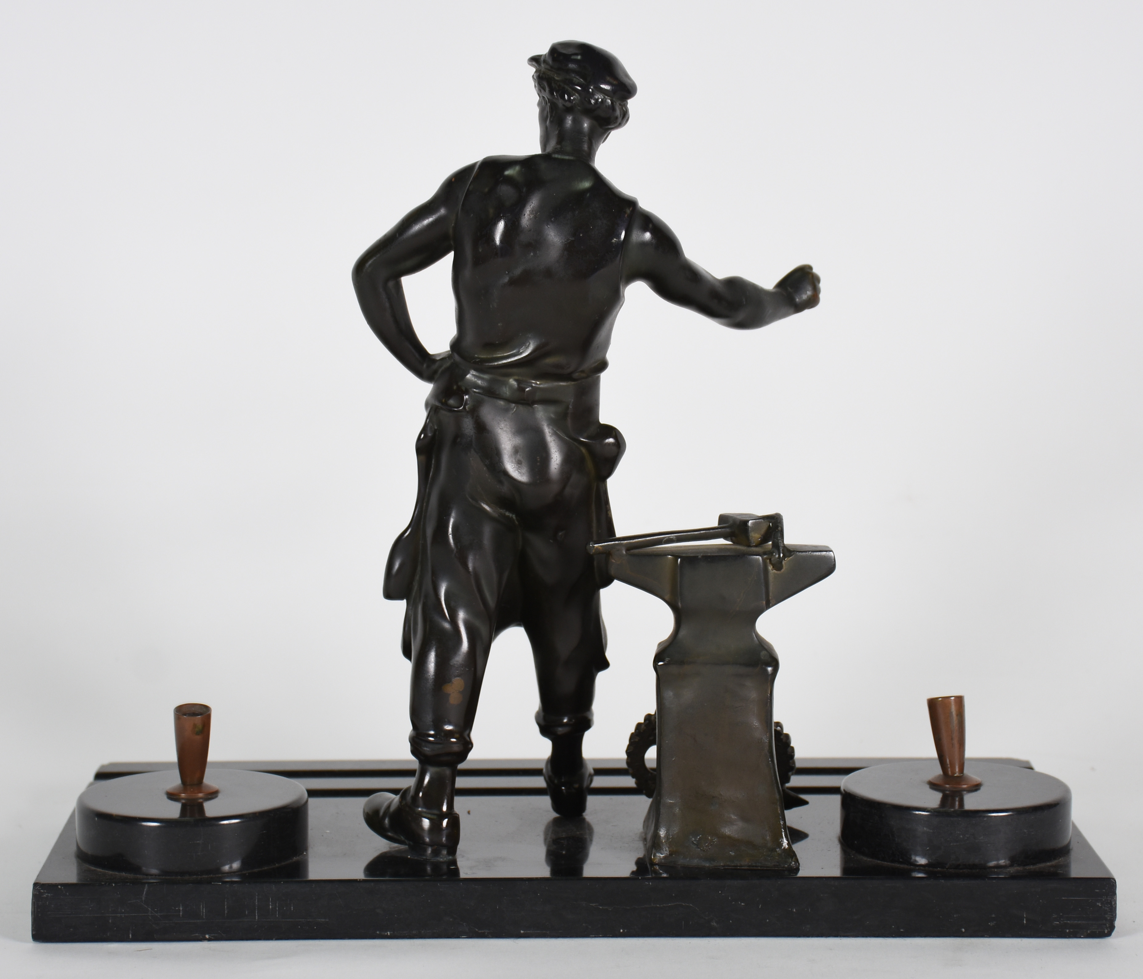 Tinteiro representando " ferreiro " em petit bronze, base de mármore - foto 4 de 4