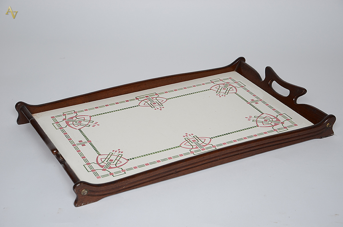Bandeja ART NOUVEAU de madeira com fundo de porcelana, medidas 61 x... - foto 1 de 2