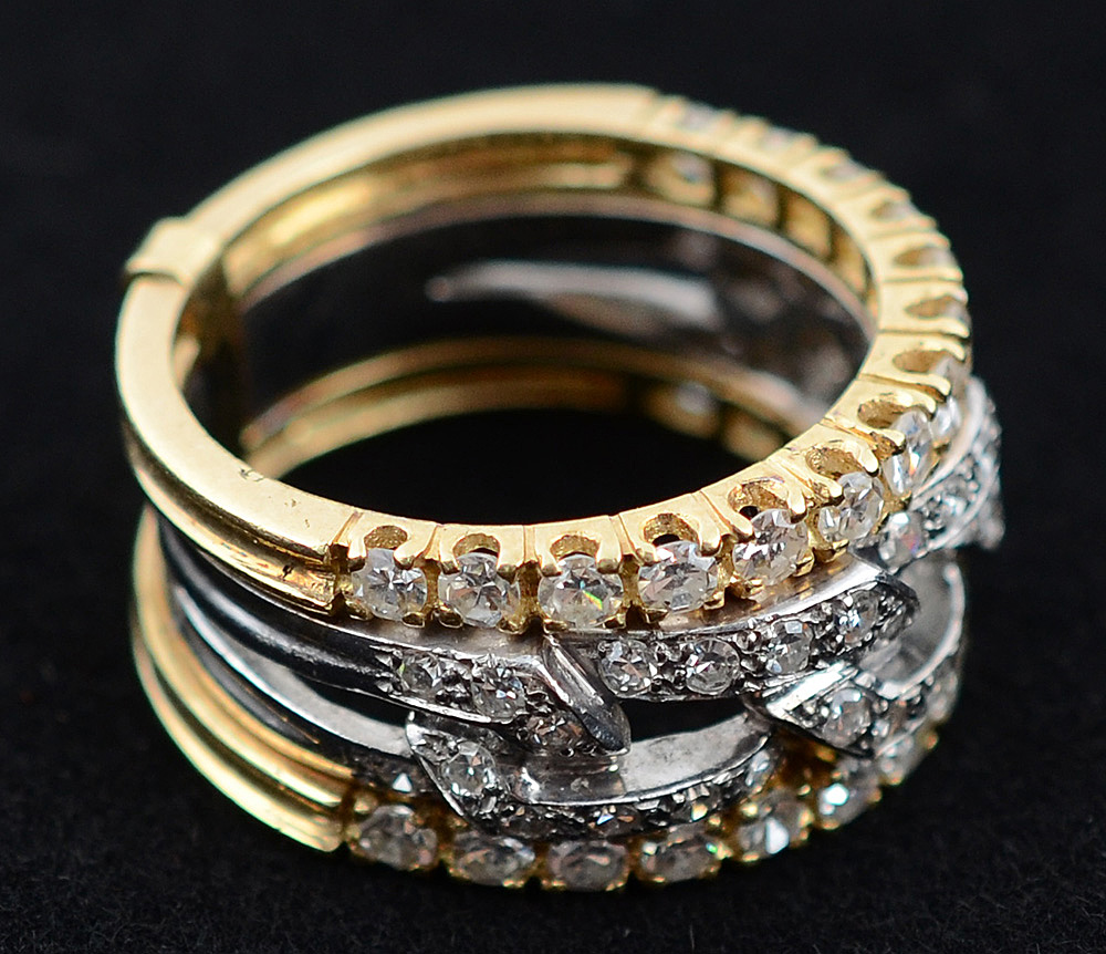 Anel triplo de ouro 18 k cravejado de brilhantes, aro central em ouro... - foto 2 de 2