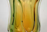 Vaso de Murano nas cores âmbar e verde. - Vaso de Murano nas cores âmbar e verde.