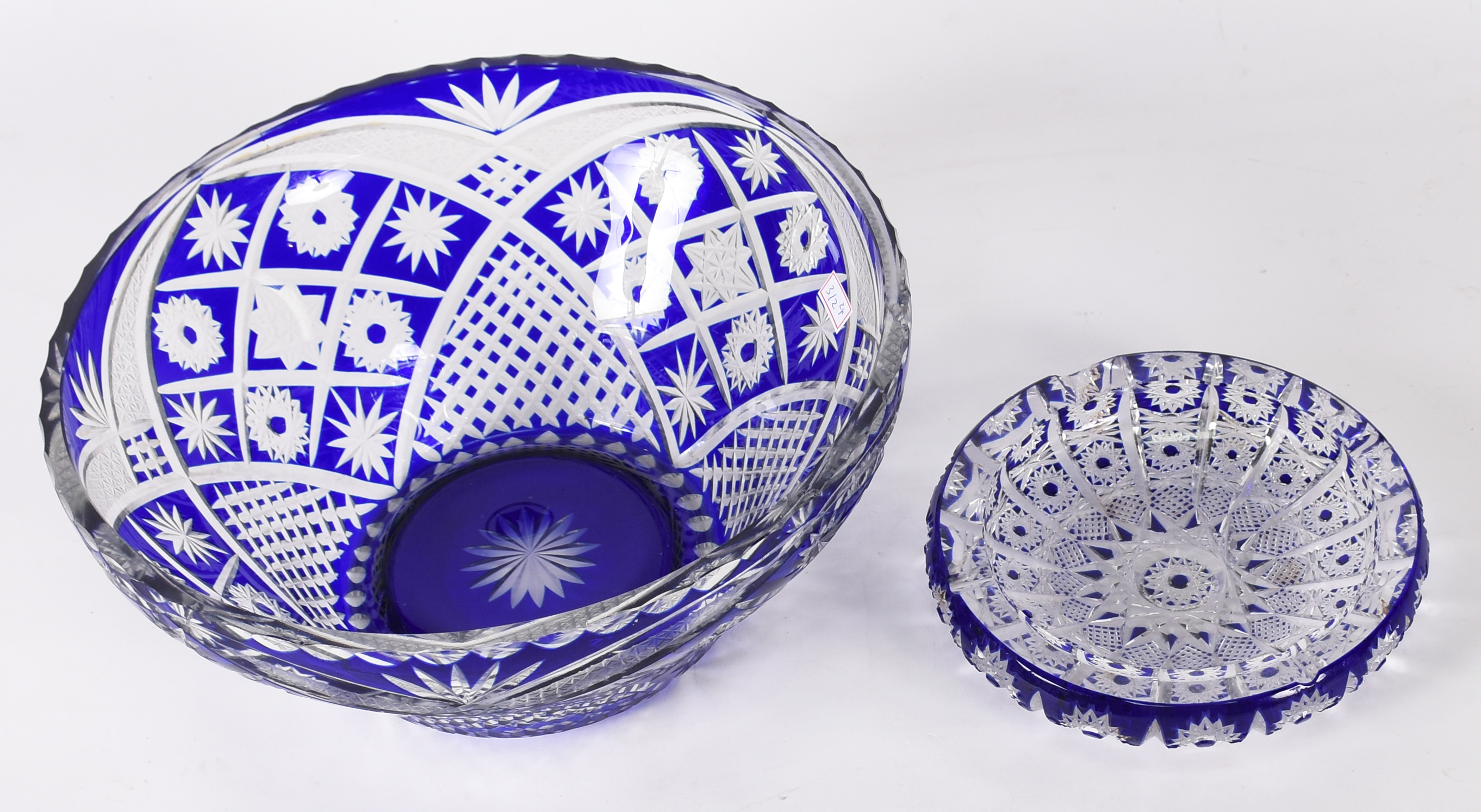 Bowl e cinzeiro de cristal double azul lapidado( cinzeiro com bicados) - foto 3 de 4