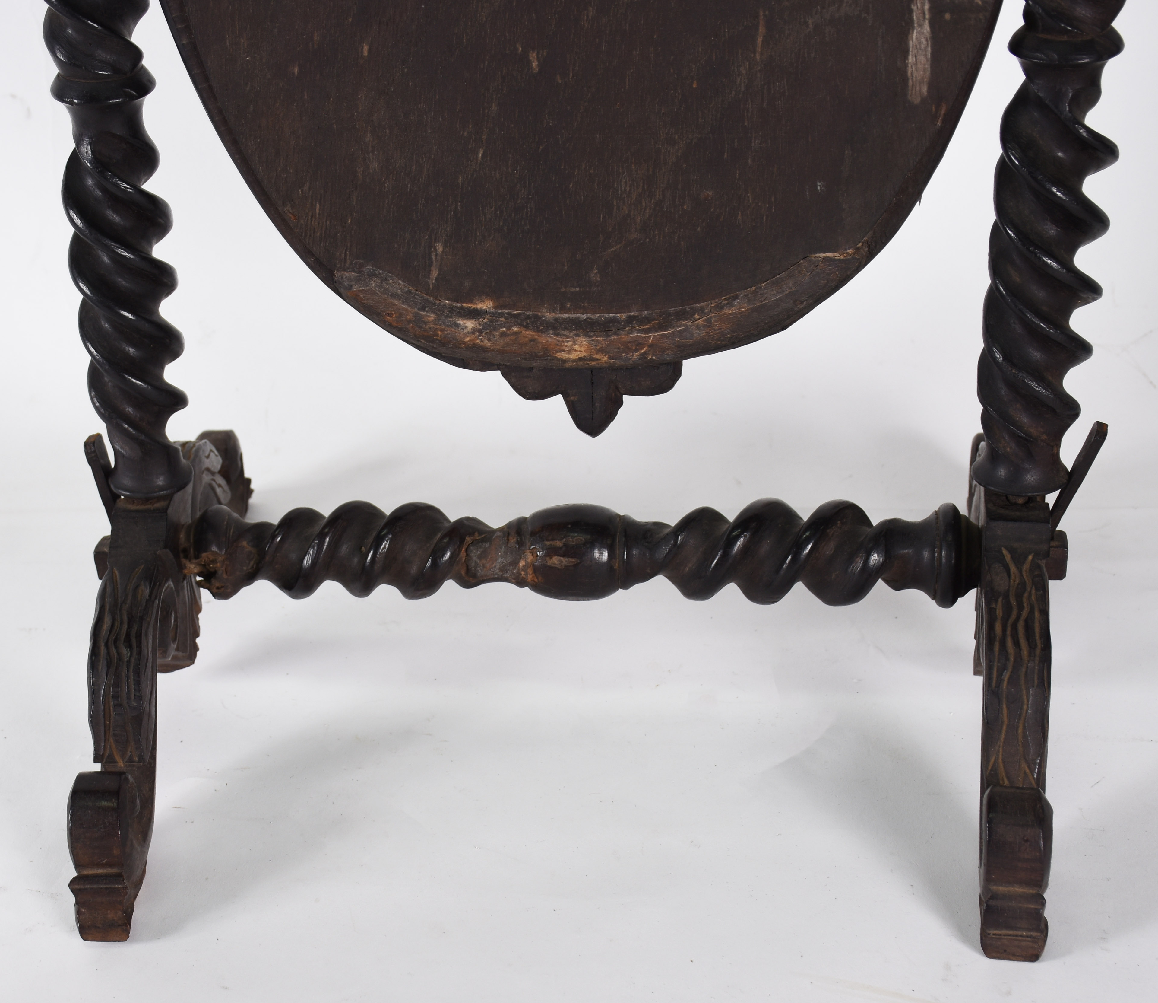 Espelho de mesa de cristal bisotado feitio oval, armação de madeira... - foto 5 de 5