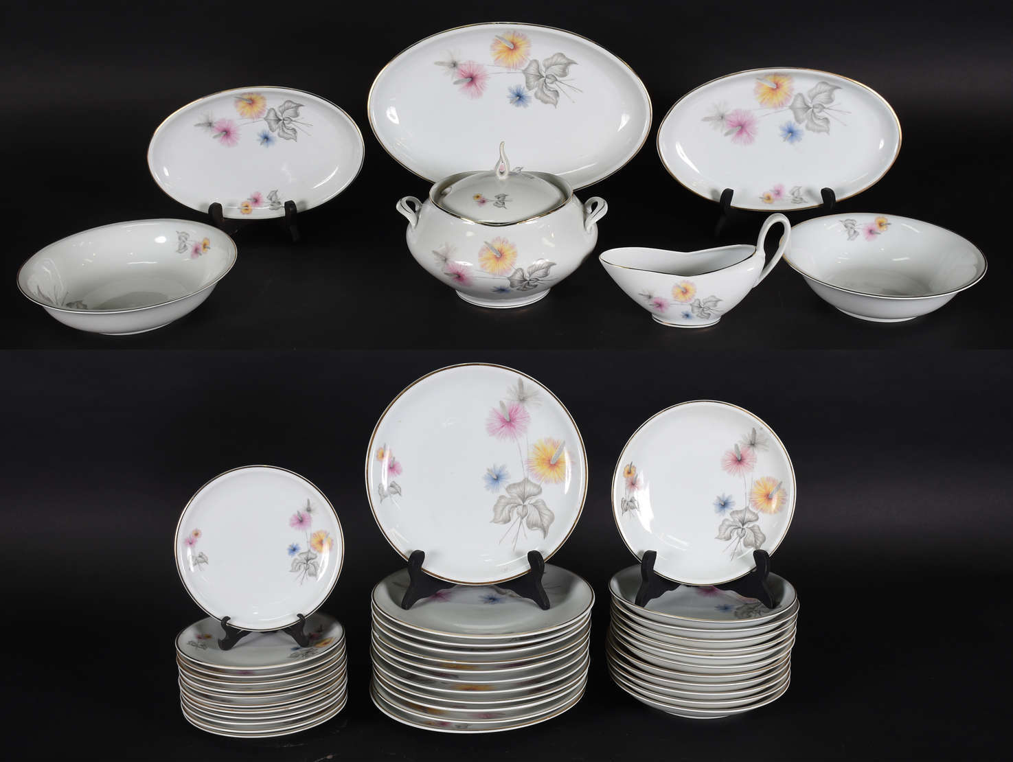 Aparelho de jantar em porcelana Real ( 4 bicados), sendo 12 pratos... - foto 1 de 2