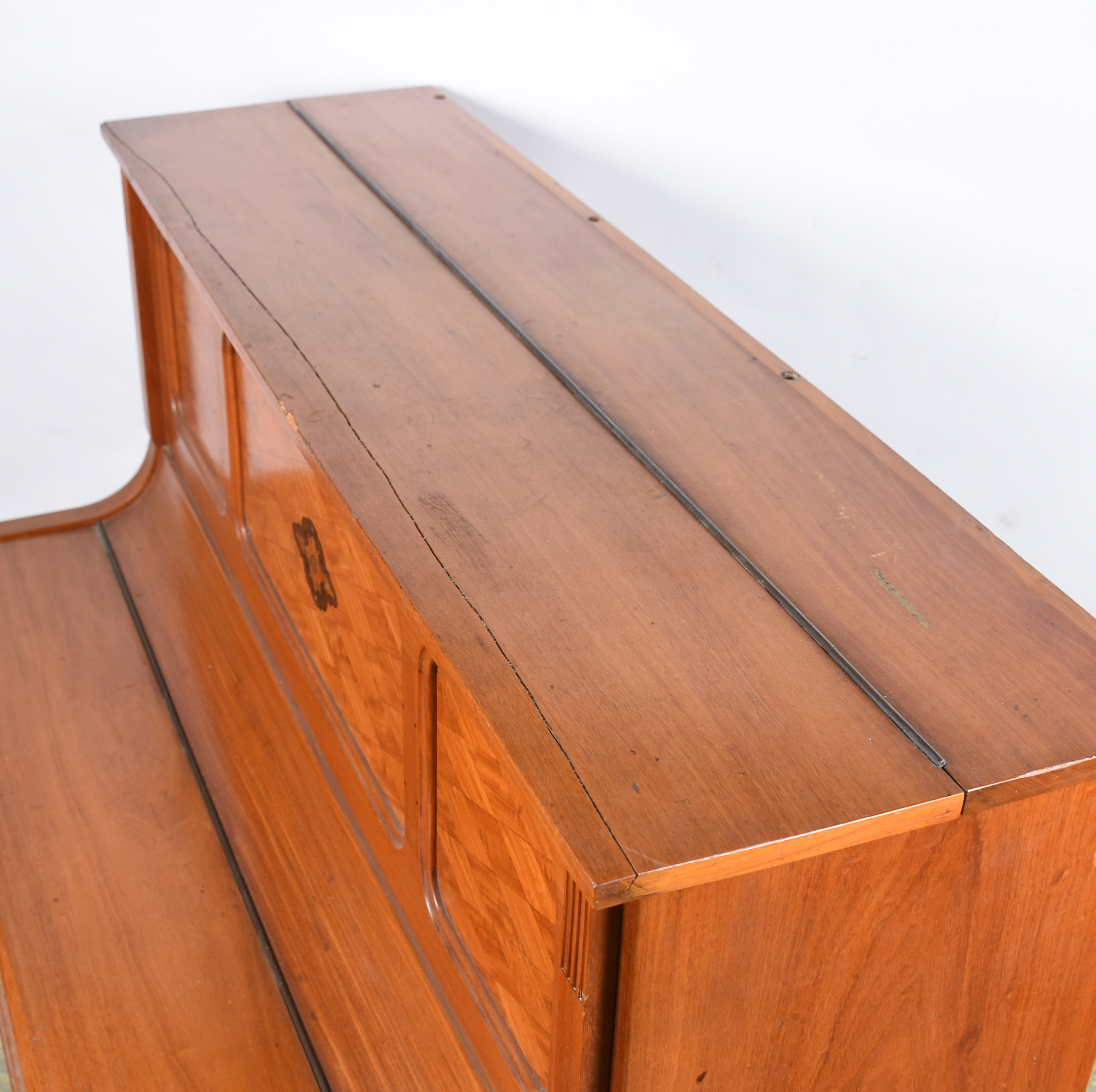 Piano para criança da marca SELLY , med. frente 1.09, prof. 58 altura... - foto 3 de 4
