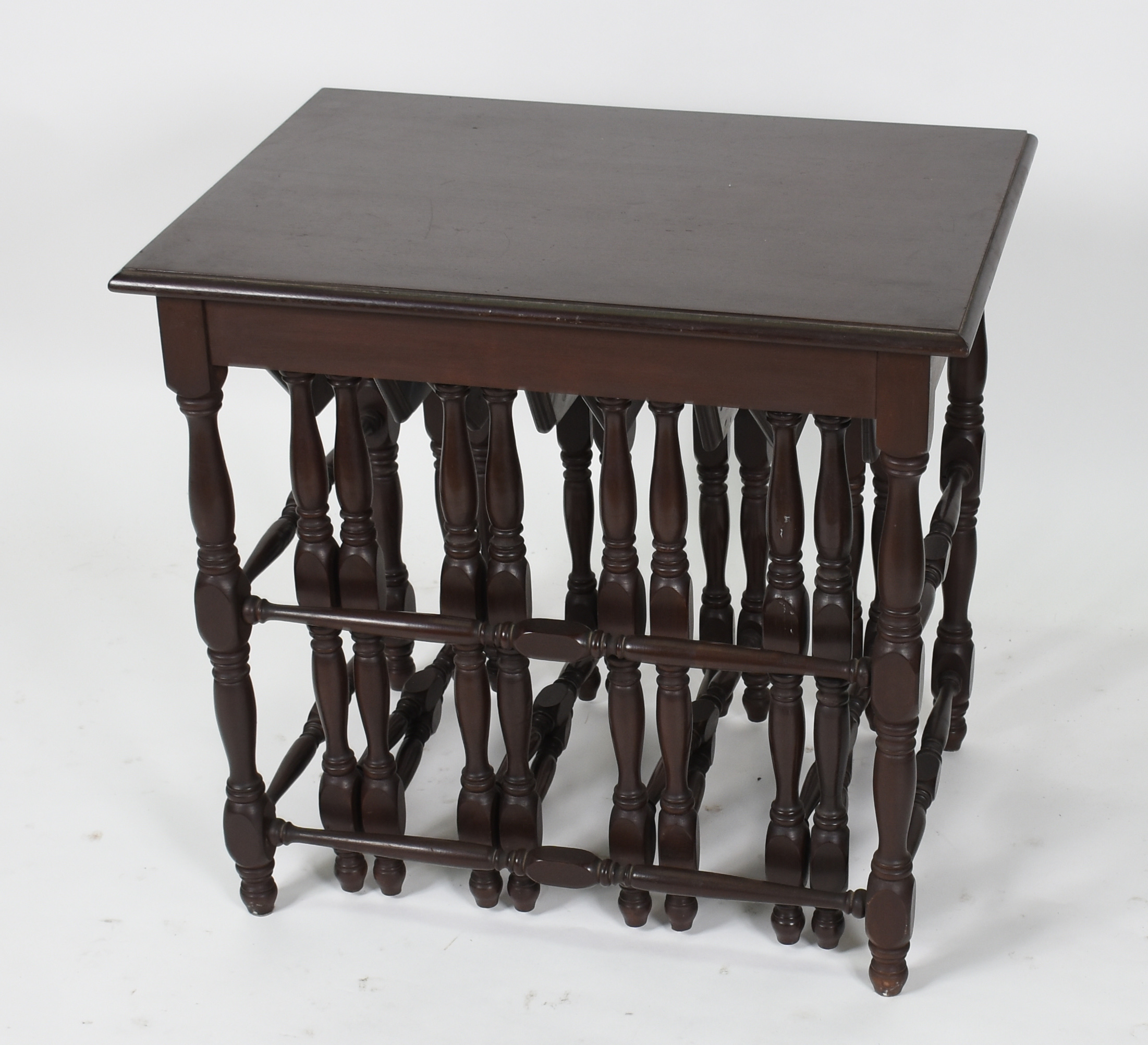 Mesa ninho de madeira nobre com 4 mesas de encaixar - foto 4 de 4