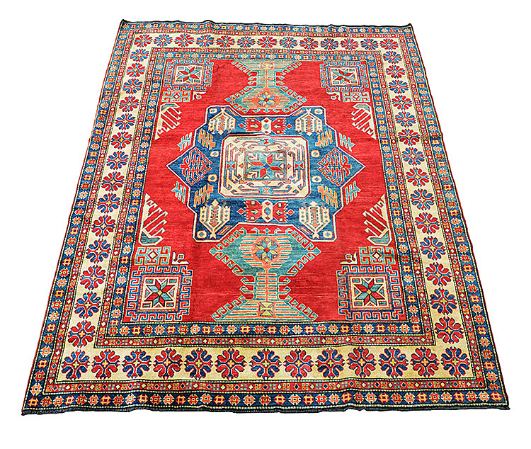 Tapete Kasak. Medidas 2,94 x 2,28 m.