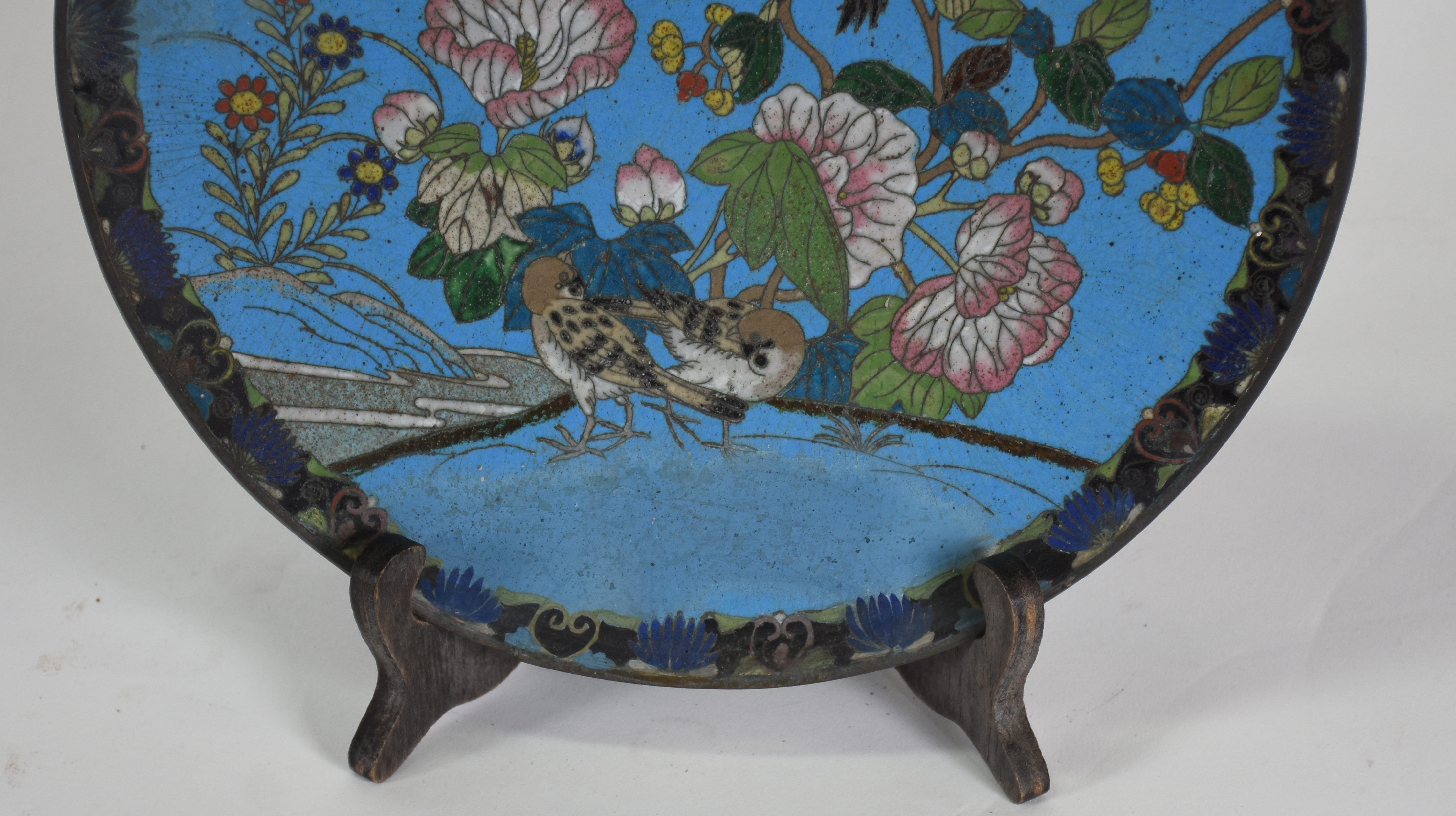 Antigo Prato de cloisoné chines azul decorado com flores e pássaros... - foto 2 de 3