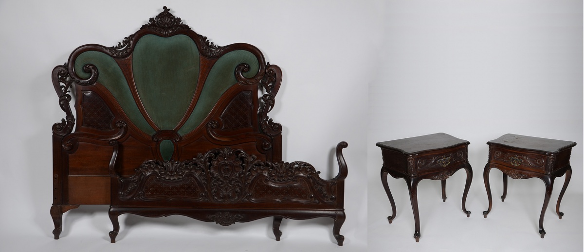 Conjunto de cama e par de mesinhas de cabeceira de madeira nobre...