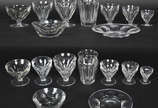 BACCARAT - Serviço de cristal frances, lapidaçã... - BACCARAT - Serviço de cristal frances, lapidação "HARCOURT", assinados na  base, composto de 119 peças, sendo:  23 taças de champagne ( 8 bicado...