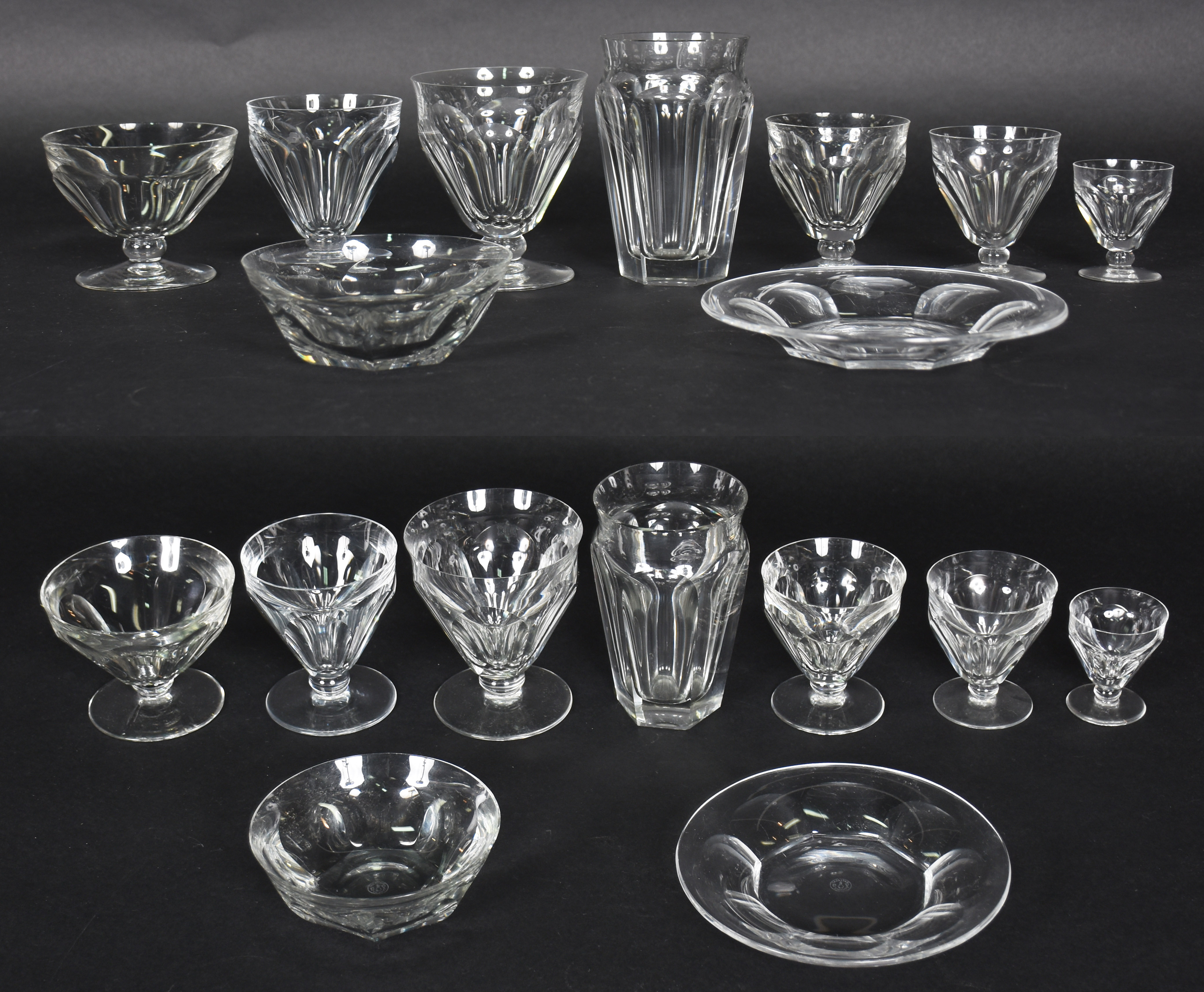 BACCARAT - Serviço de cristal frances, lapidação "HARCOURT"... - foto 1 de 3