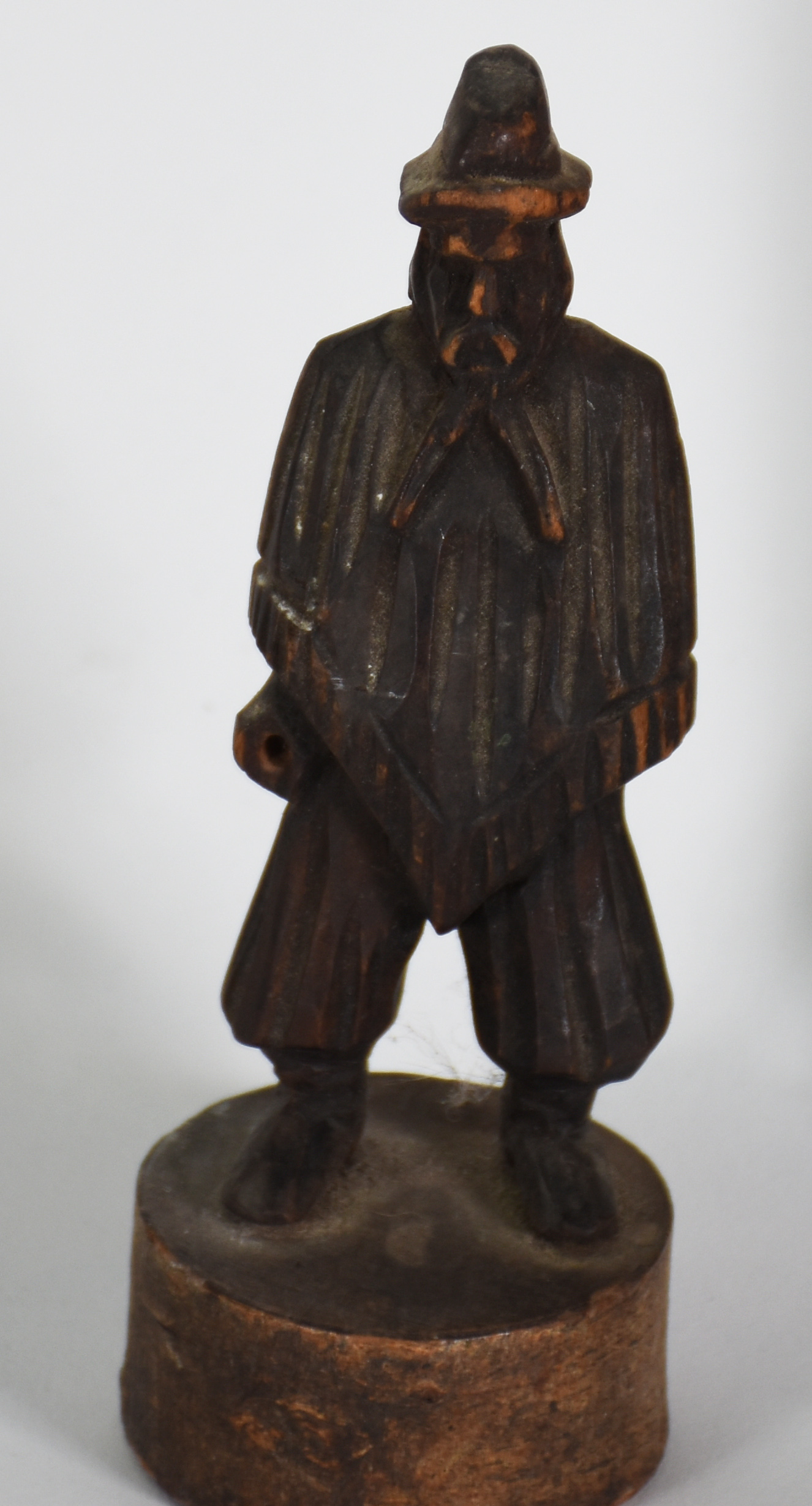 Tres peças de madeira - Arte popular , sendo: Figura de Cristo... - foto 4 de 4