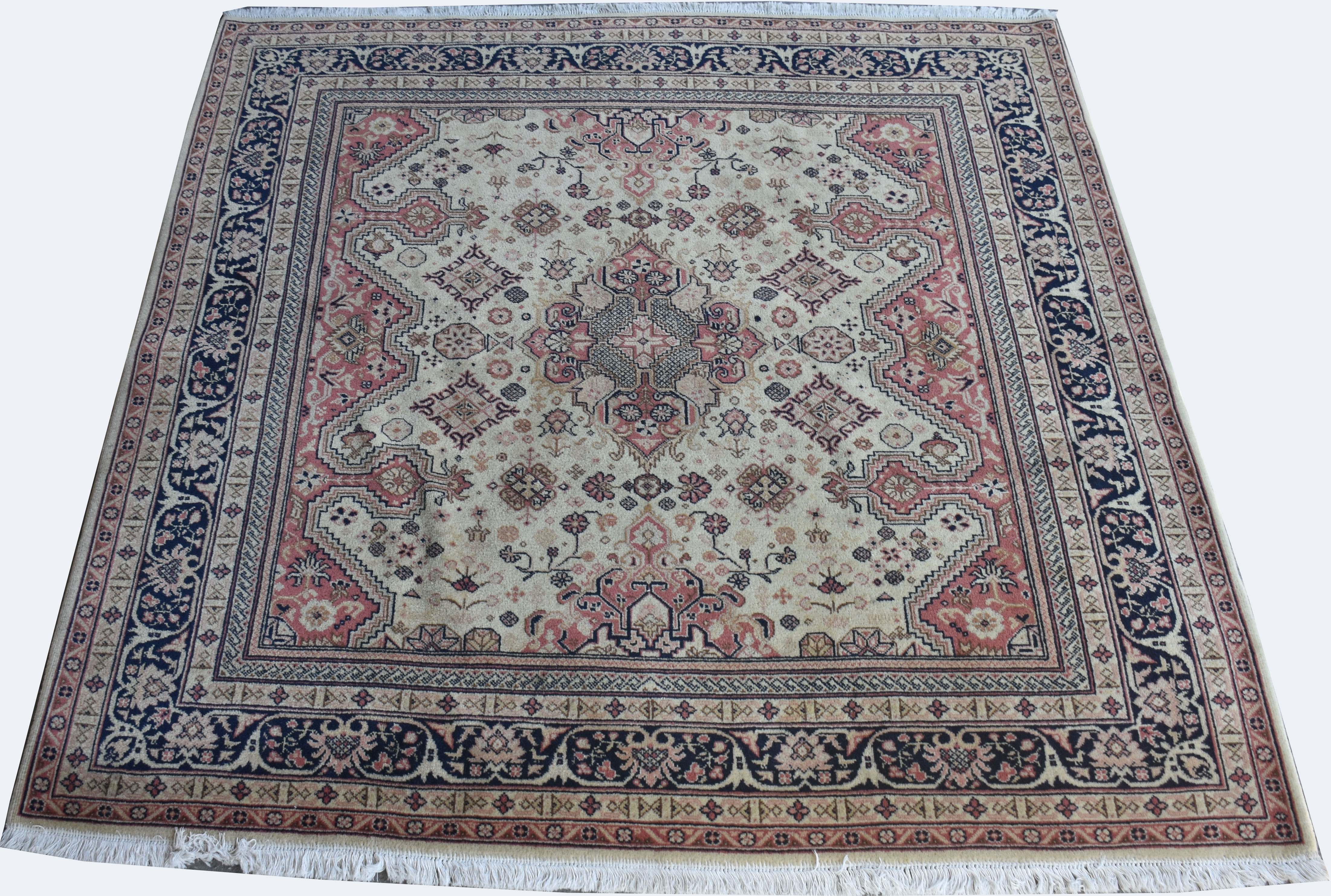 Tapete Tabriz med. 2,23 x 2,20 m.