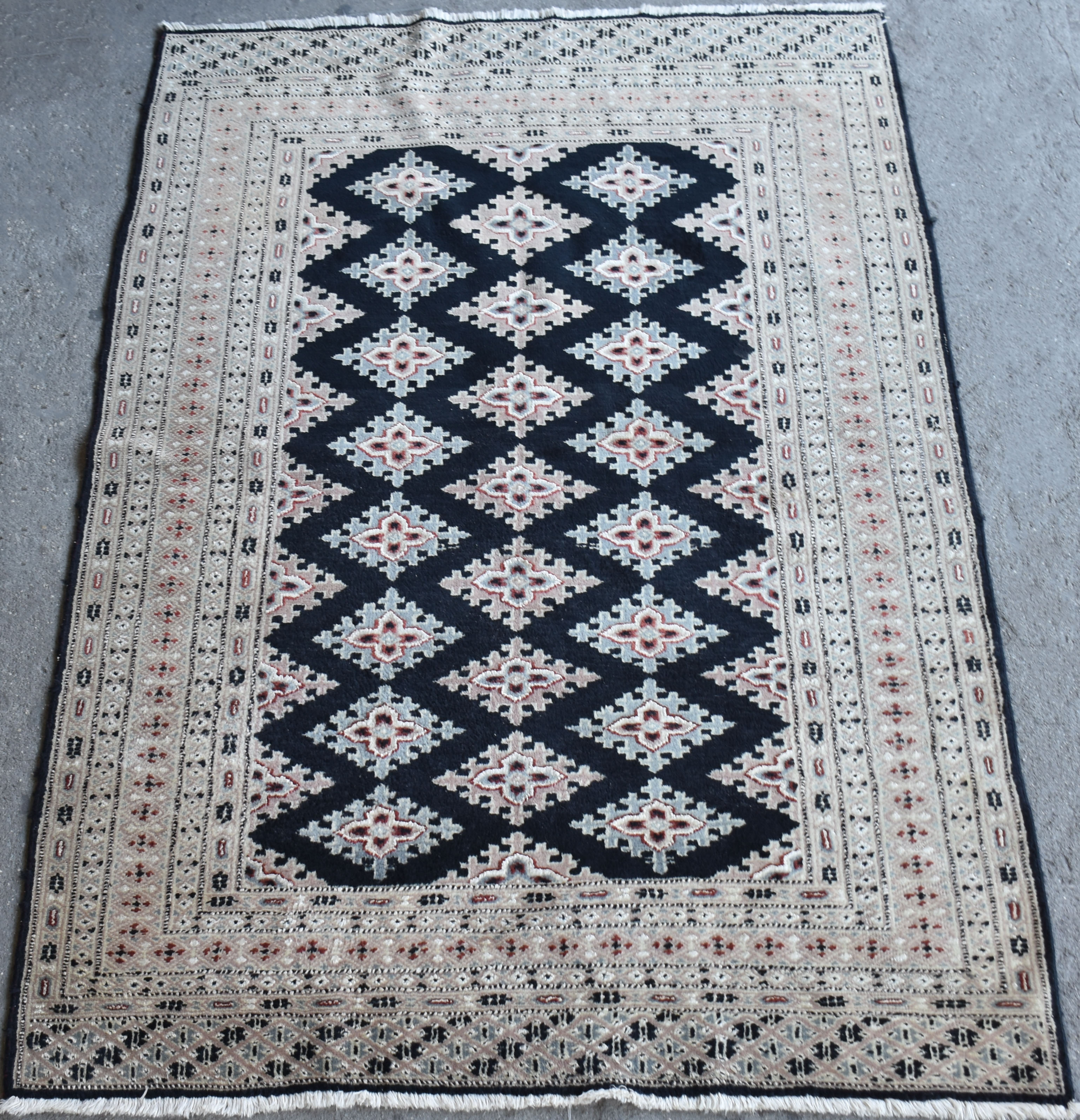 Tapete Pakistan med. 1,83 x 1,30 m.