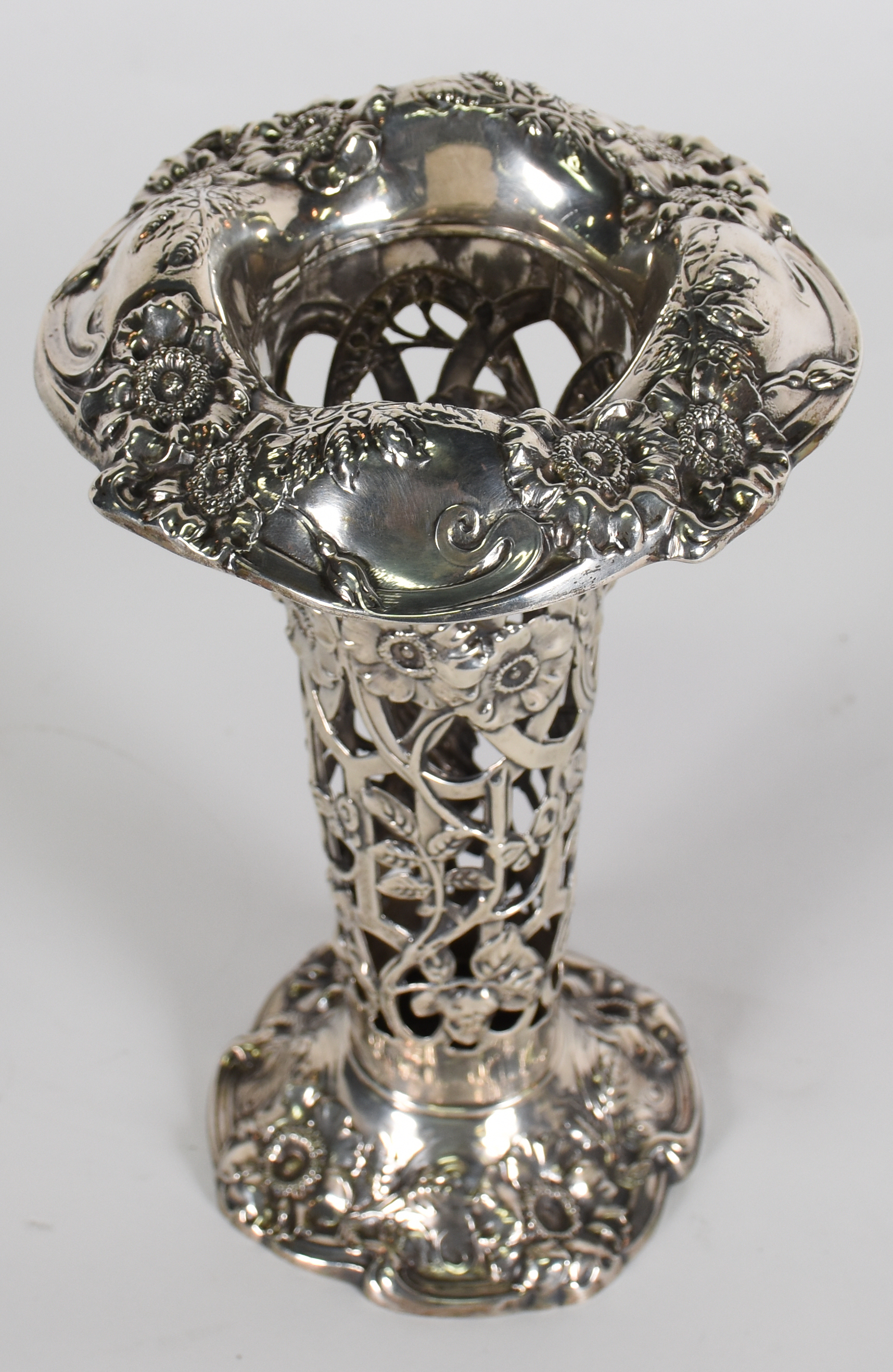 Floreira de prata STERLING trabalhada com flores em relevo e... - foto 2 de 3
