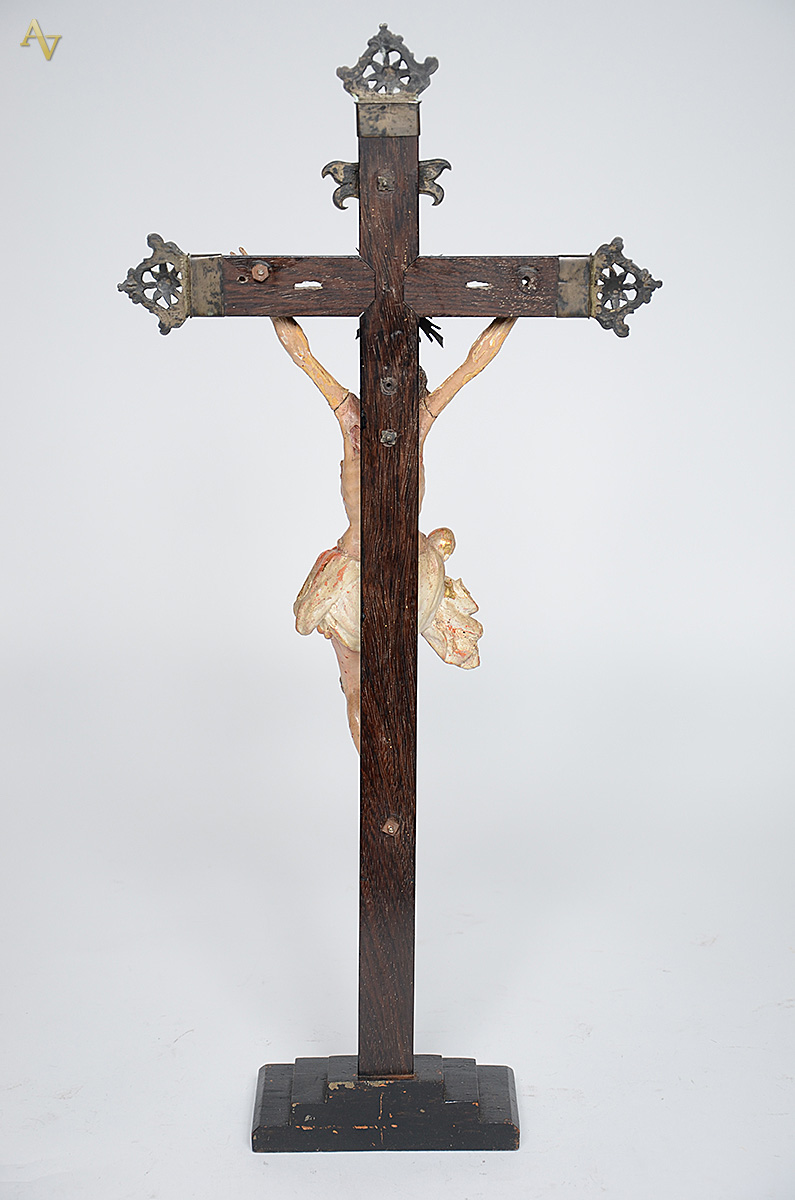 Crucifixo com figura de CRISTO ricamente esculpida em madeira... - foto 3 de 4