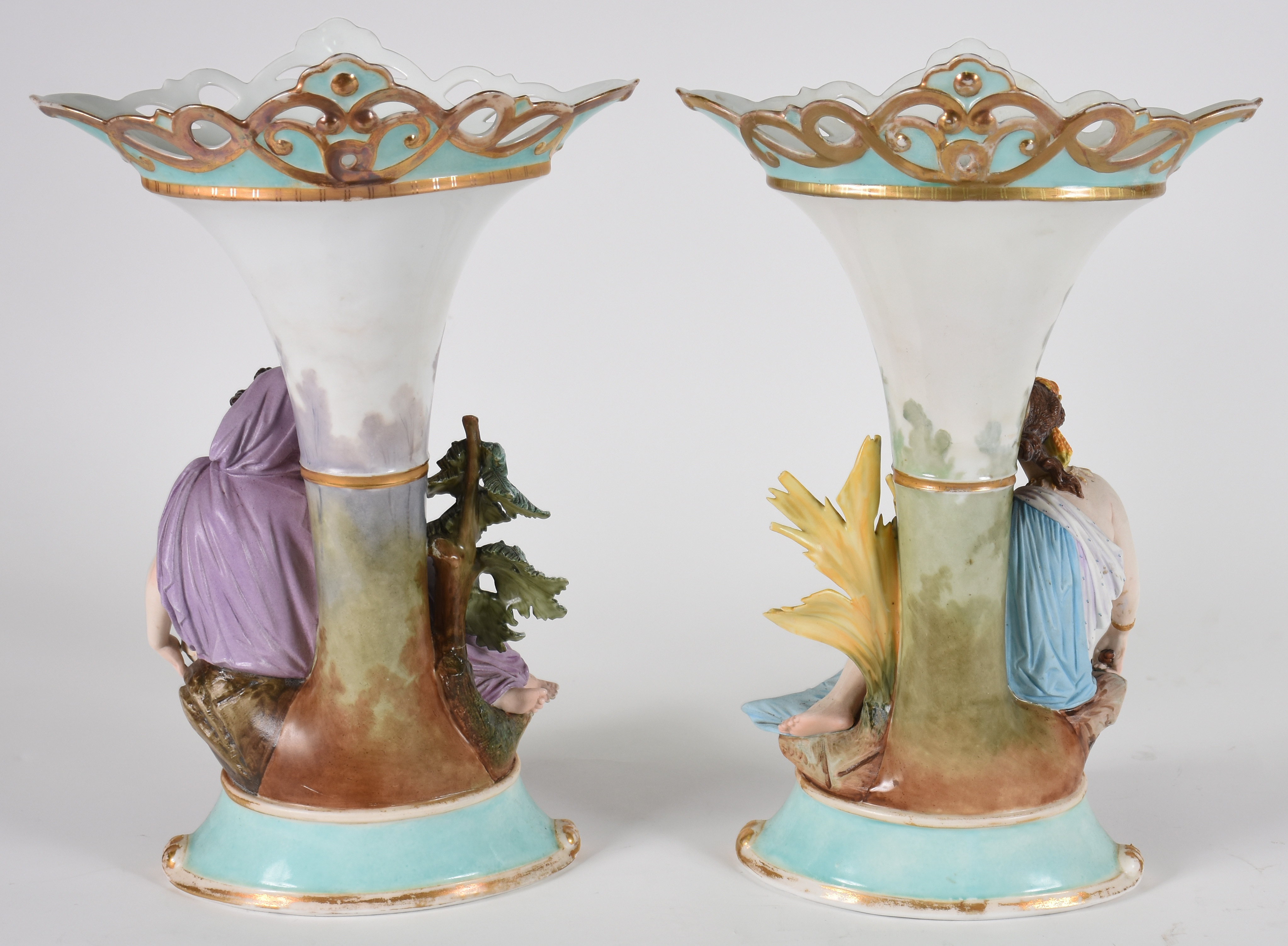 Par de belíssimos vasos de porcelana francesa, ricamente decorados... - foto 3 de 6