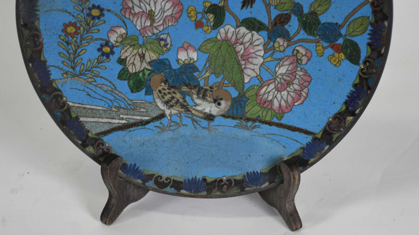 Antigo Prato de cloisoné chines azul decorado com flores e pássaros... - foto 2 de 3