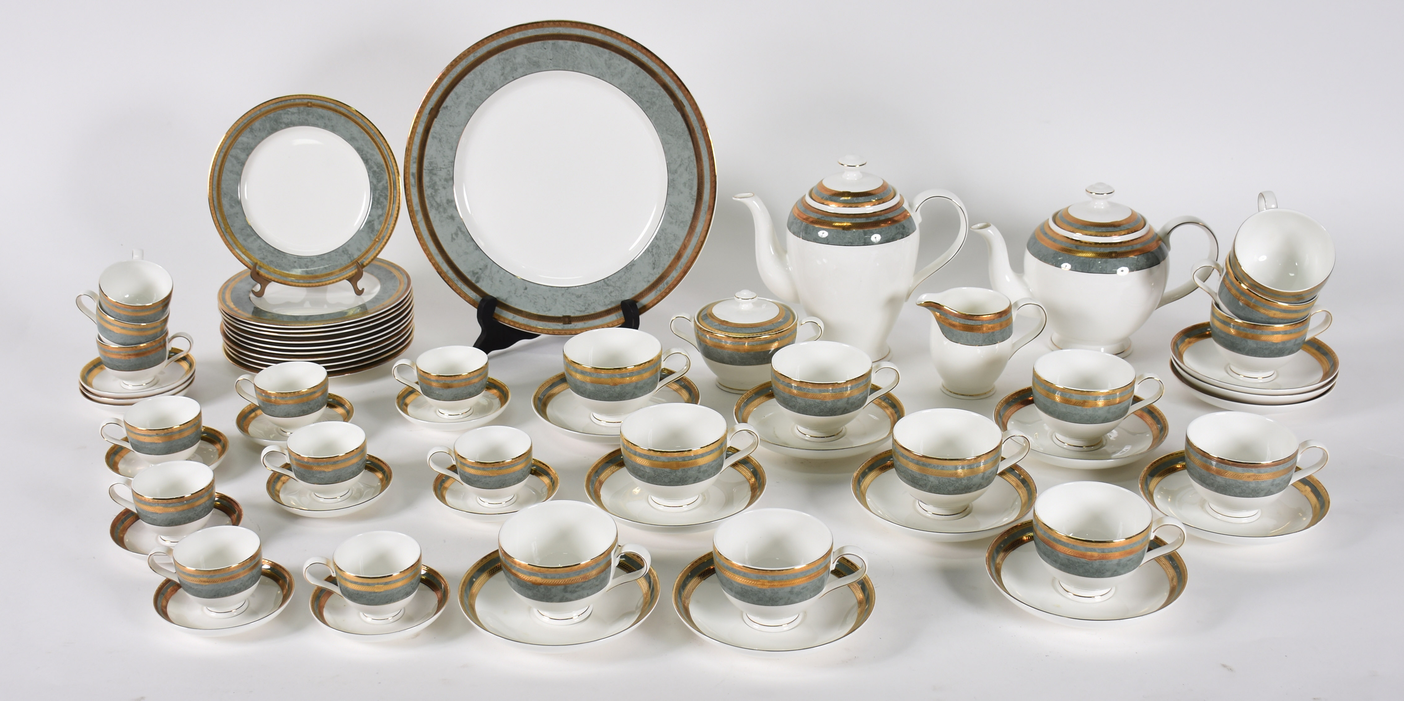 Aparelho de chá e café de porcelana Royal bone China, "Carrara... - foto 1 de 5