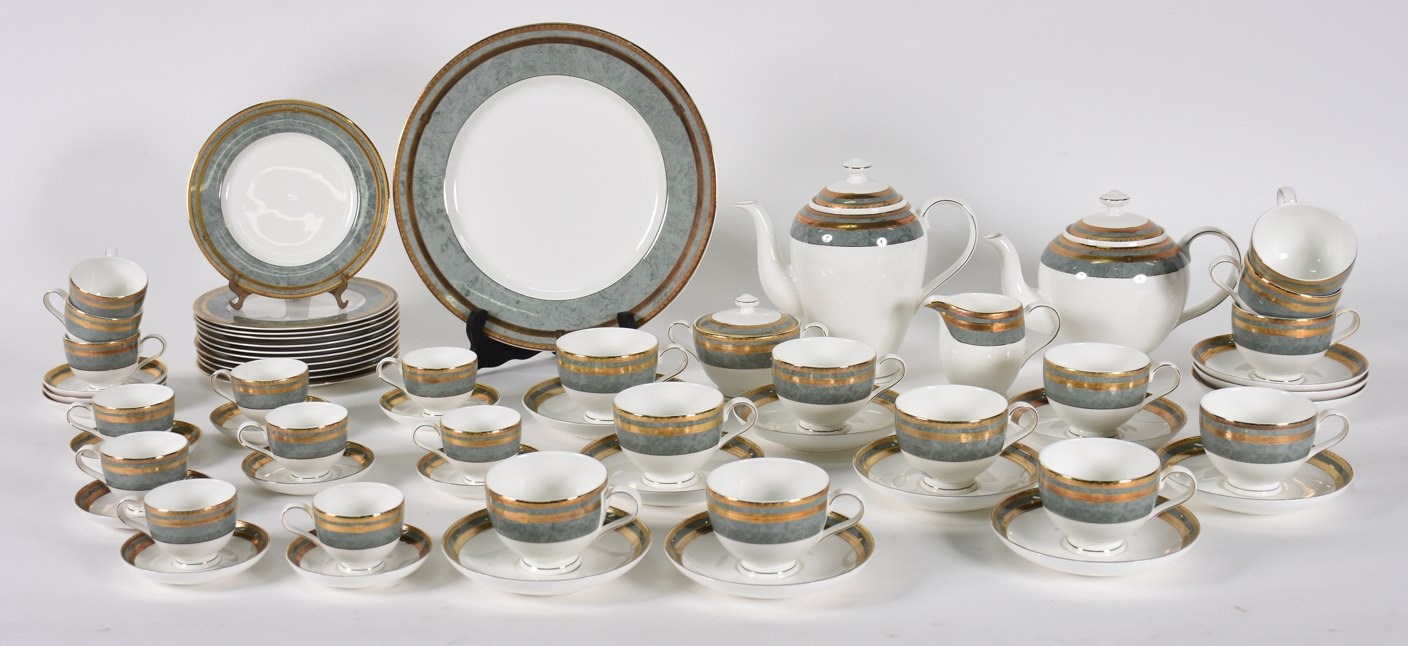Aparelho de chá e café de porcelana Royal bone China, "Carrara... - foto 2 de 5