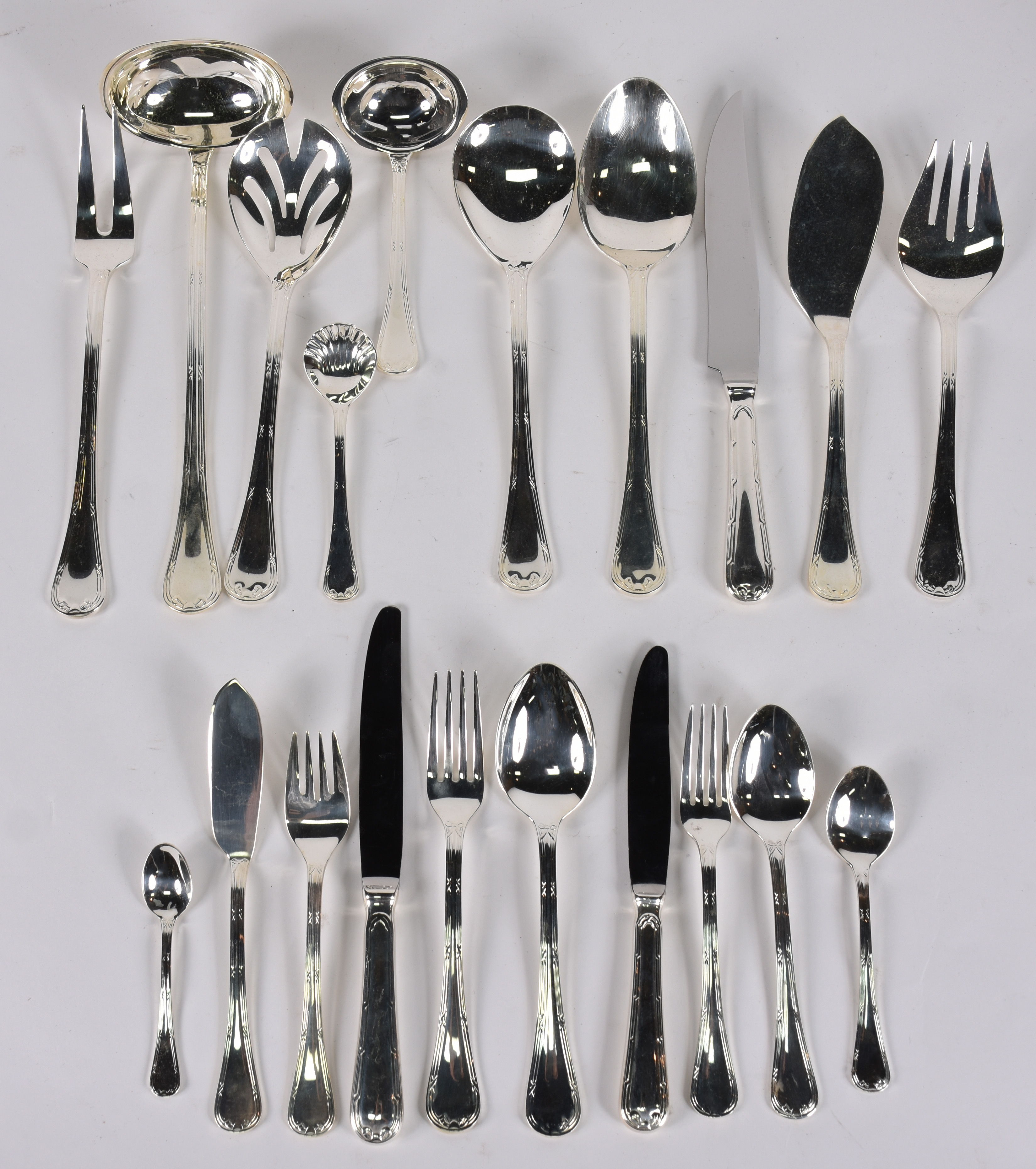 Faqueiro de metal prateado St James , composto de 12 facas, 12... - foto 2 de 3