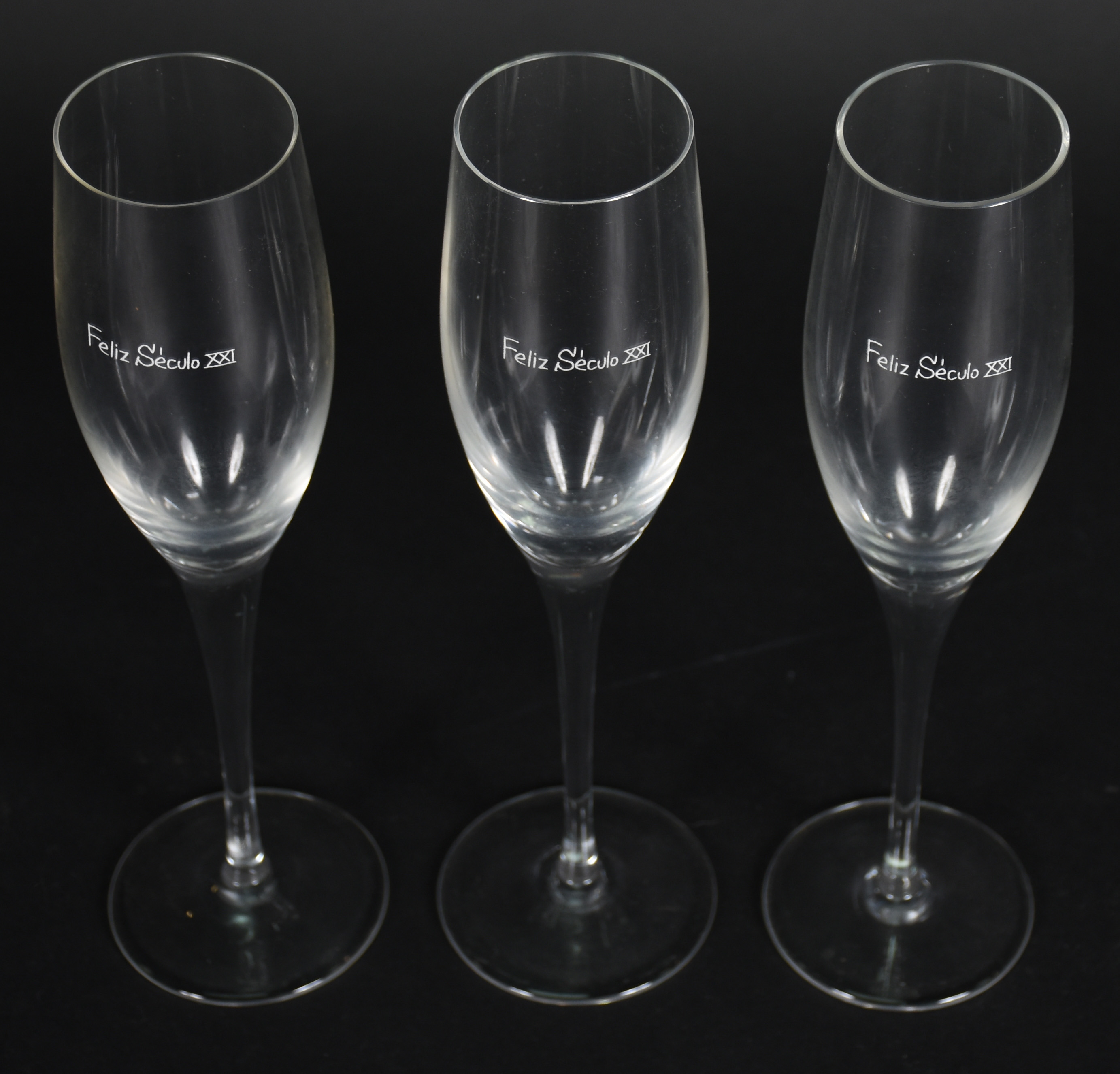 Seis flutes para champagne com a inscrição " Feliz século XXI" - foto 2 de 2