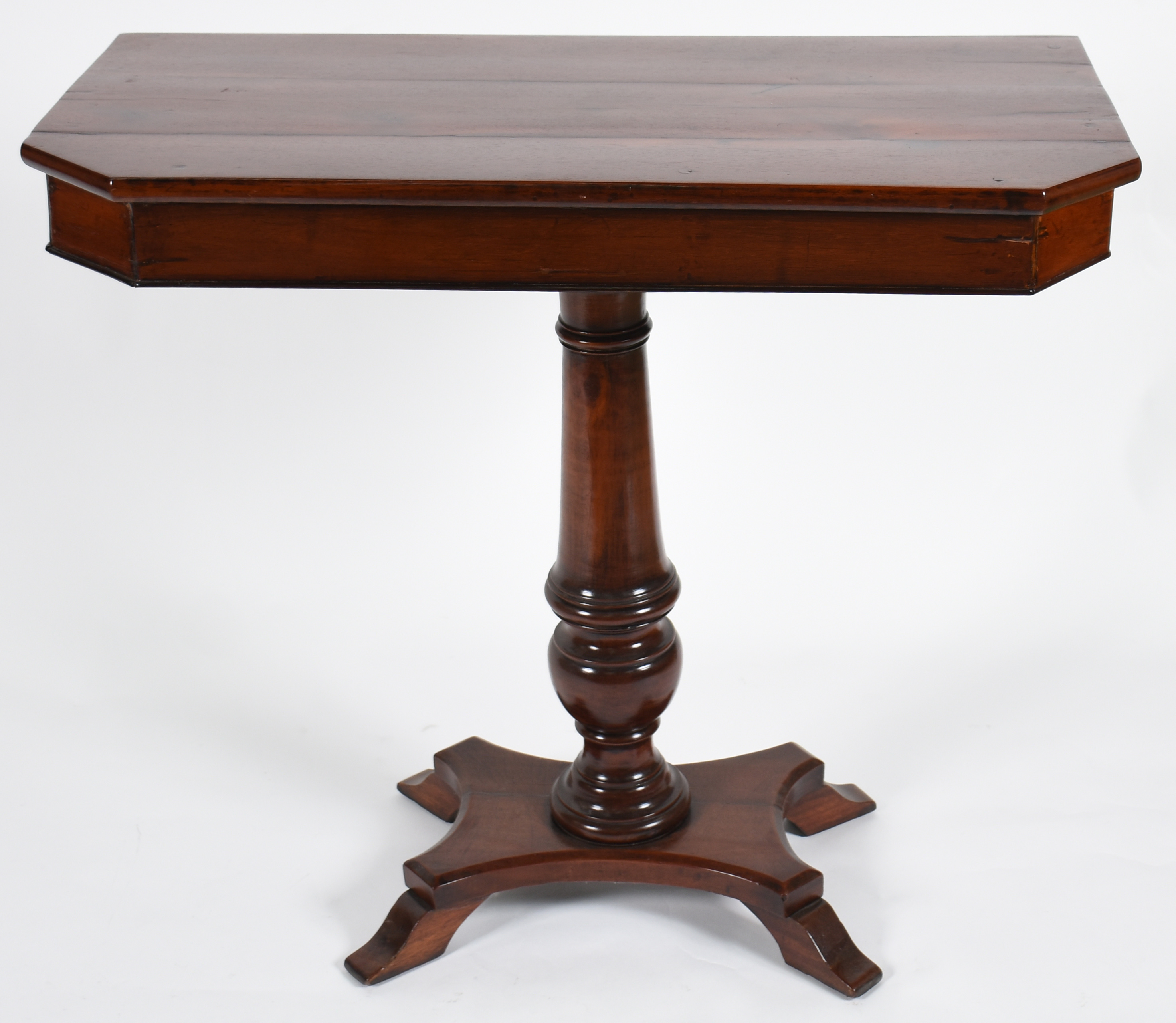 Mesa de encostar de madeira nobre, tampo retangular apoiado em coluna... - foto 2 de 3