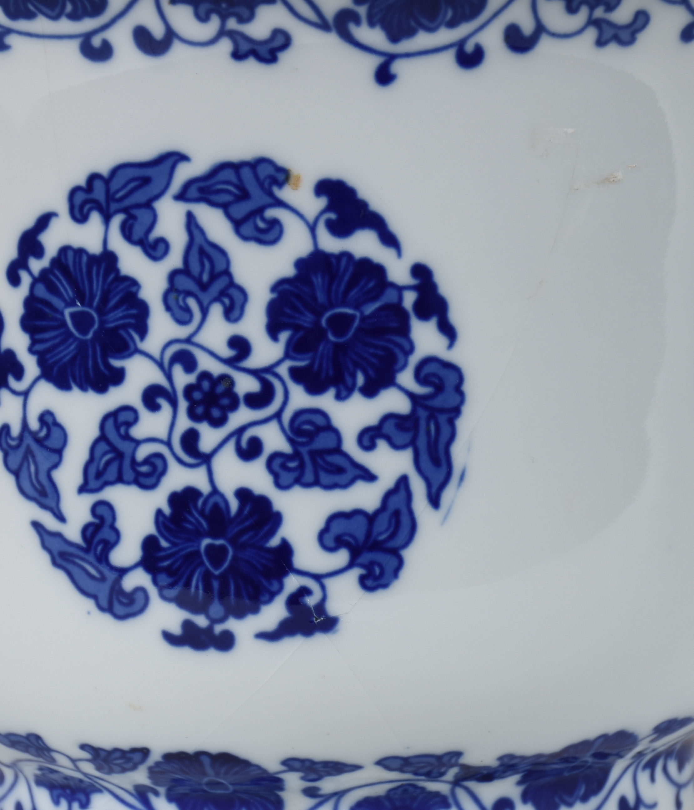 Três cachepots e prato de porcelana - foto 3 de 6