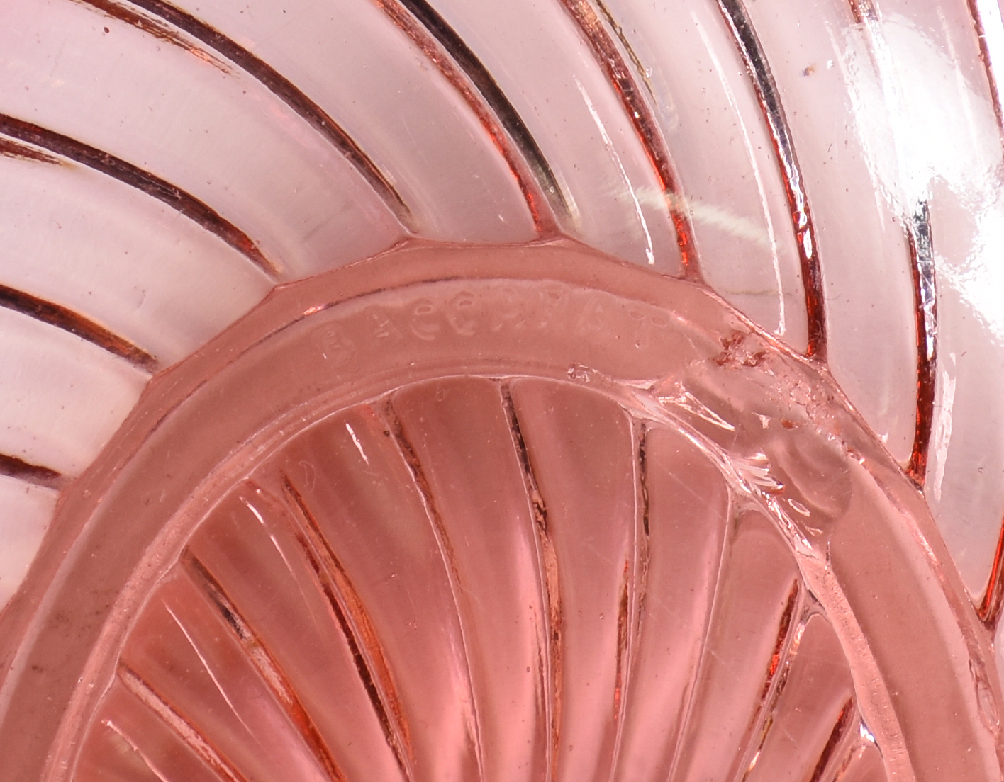 BACCARAT - Par de covilhetes de cristal francês na cor salmon... - foto 4 de 4