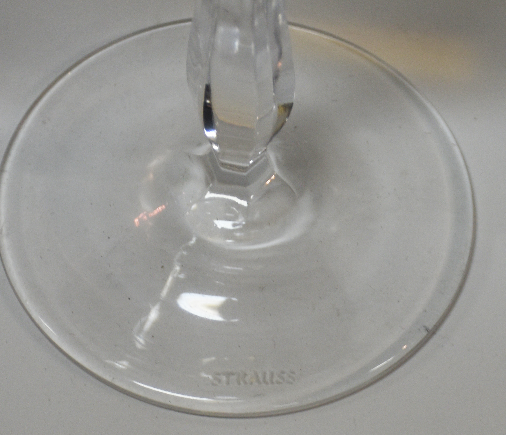 Três cálices para vinho de cristal Strauss, double lapidado em... - foto 4 de 4