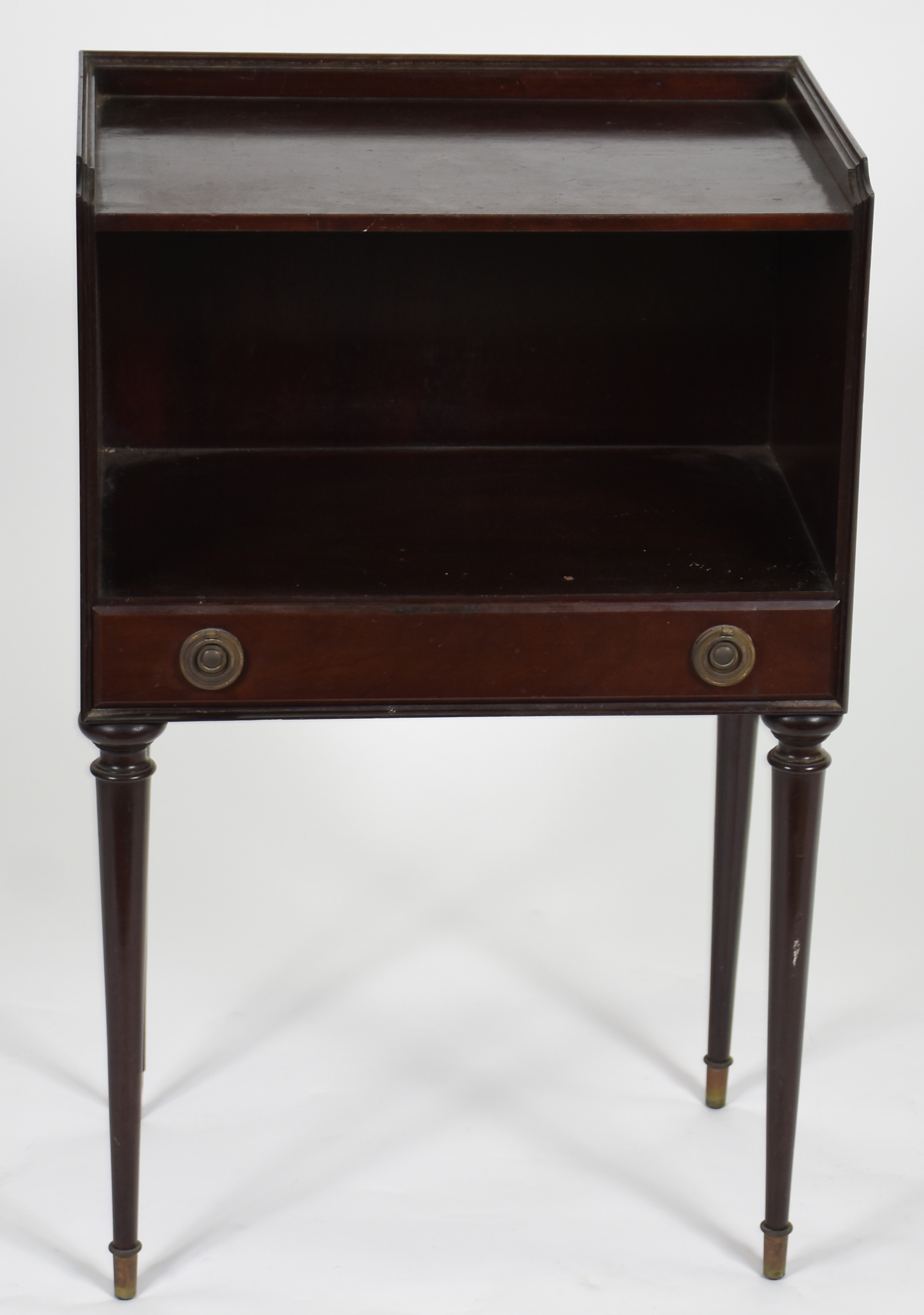 Pequeno Móvel auxiliar de madeira nobre, estilo ingles, gaveta com... - foto 2 de 4