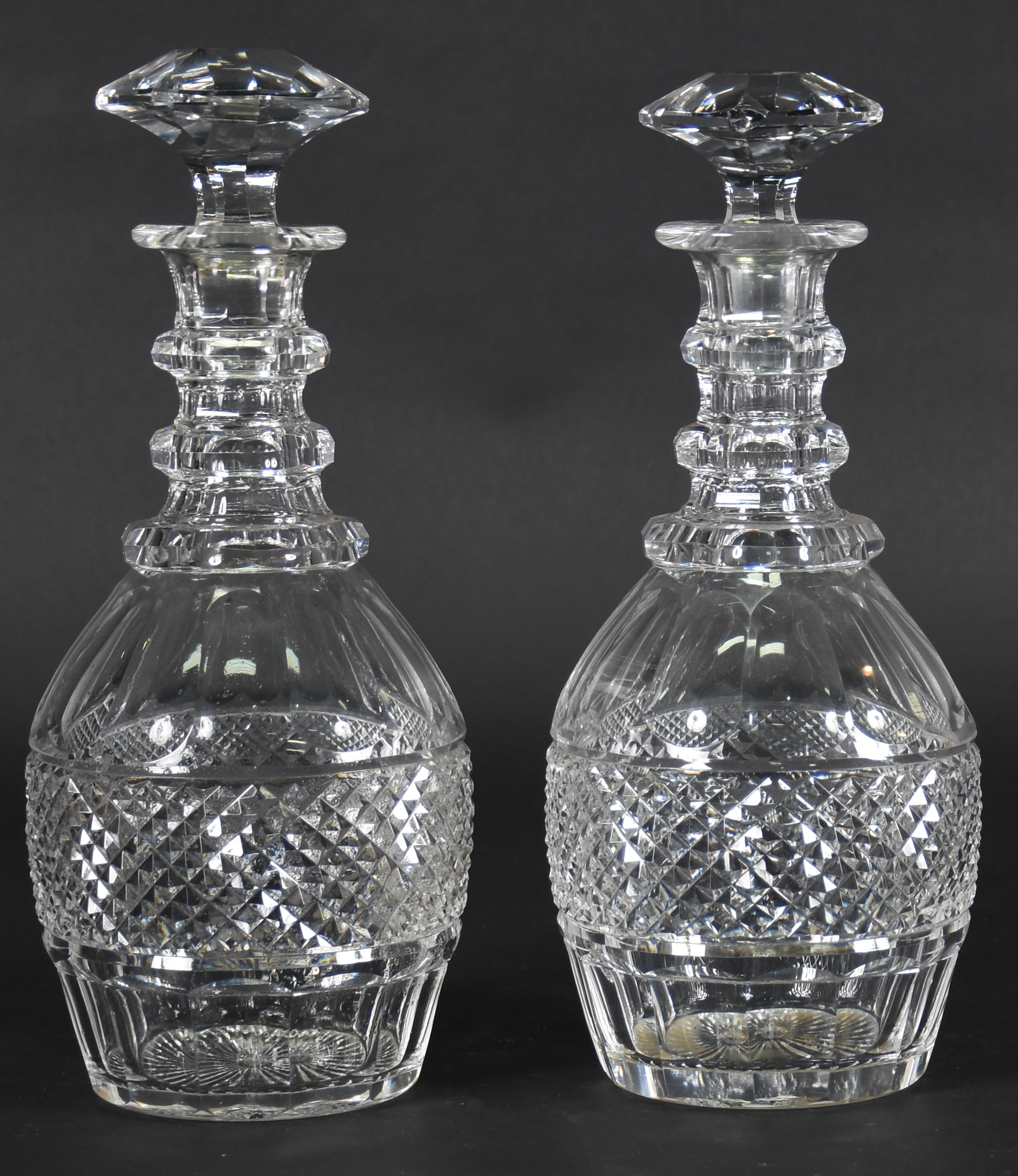 SAINT LOUIS - Par de garrafas de cristal Francês , lapidação bico de... - foto 1 de 5