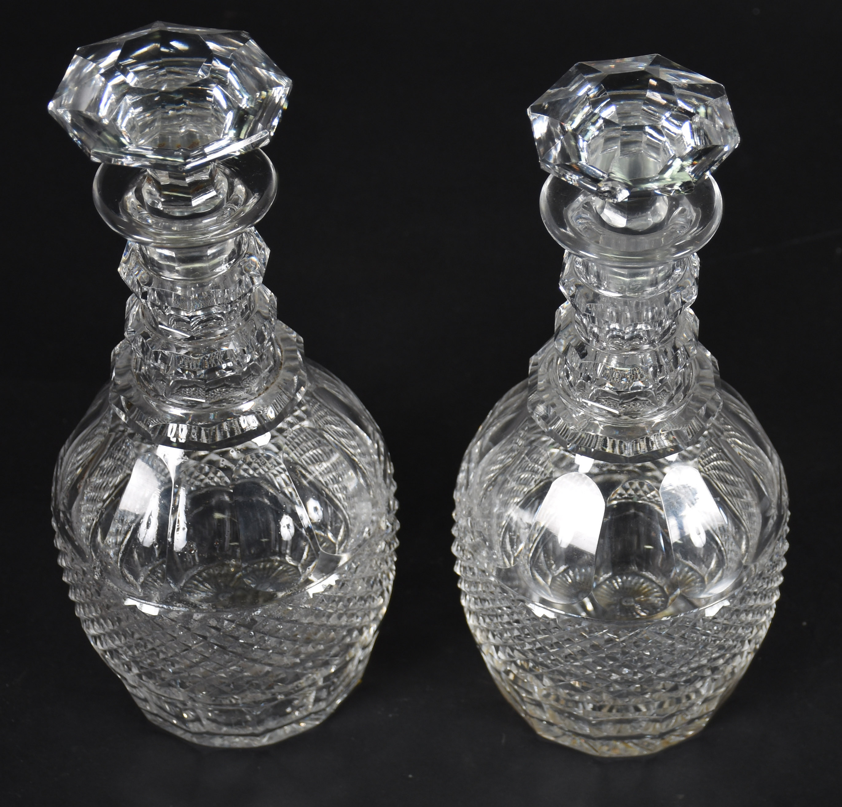 SAINT LOUIS - Par de garrafas de cristal Francês , lapidação bico de... - foto 2 de 5