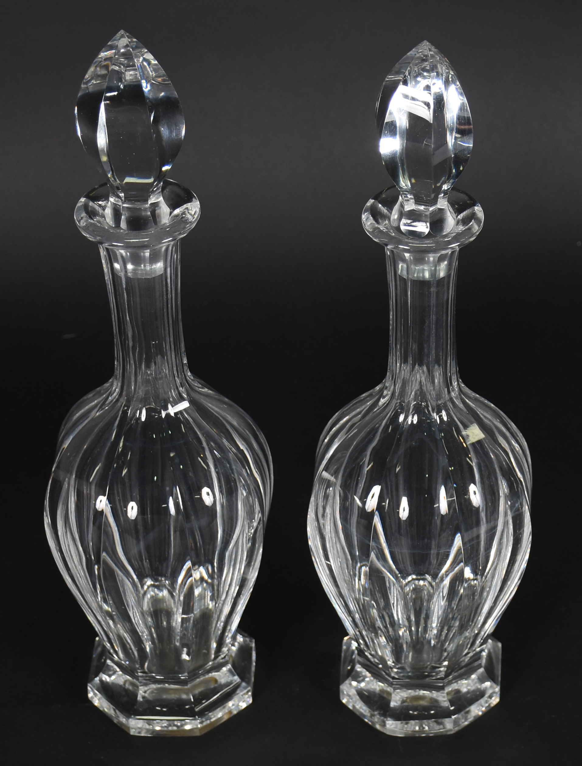 Par de licoreiras de cristal facetado - foto 2 de 3