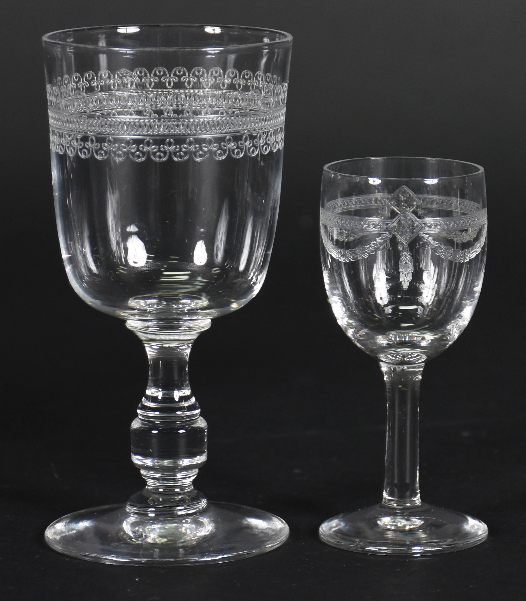 Dois cálices para vinho do porto e 4 de cristal para licor . Total 6... - foto 3 de 3