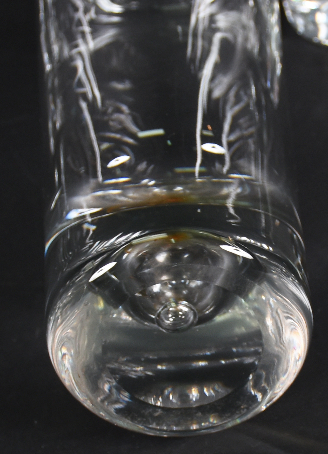 Garrafa e 5 copos de cristal - foto 3 de 3