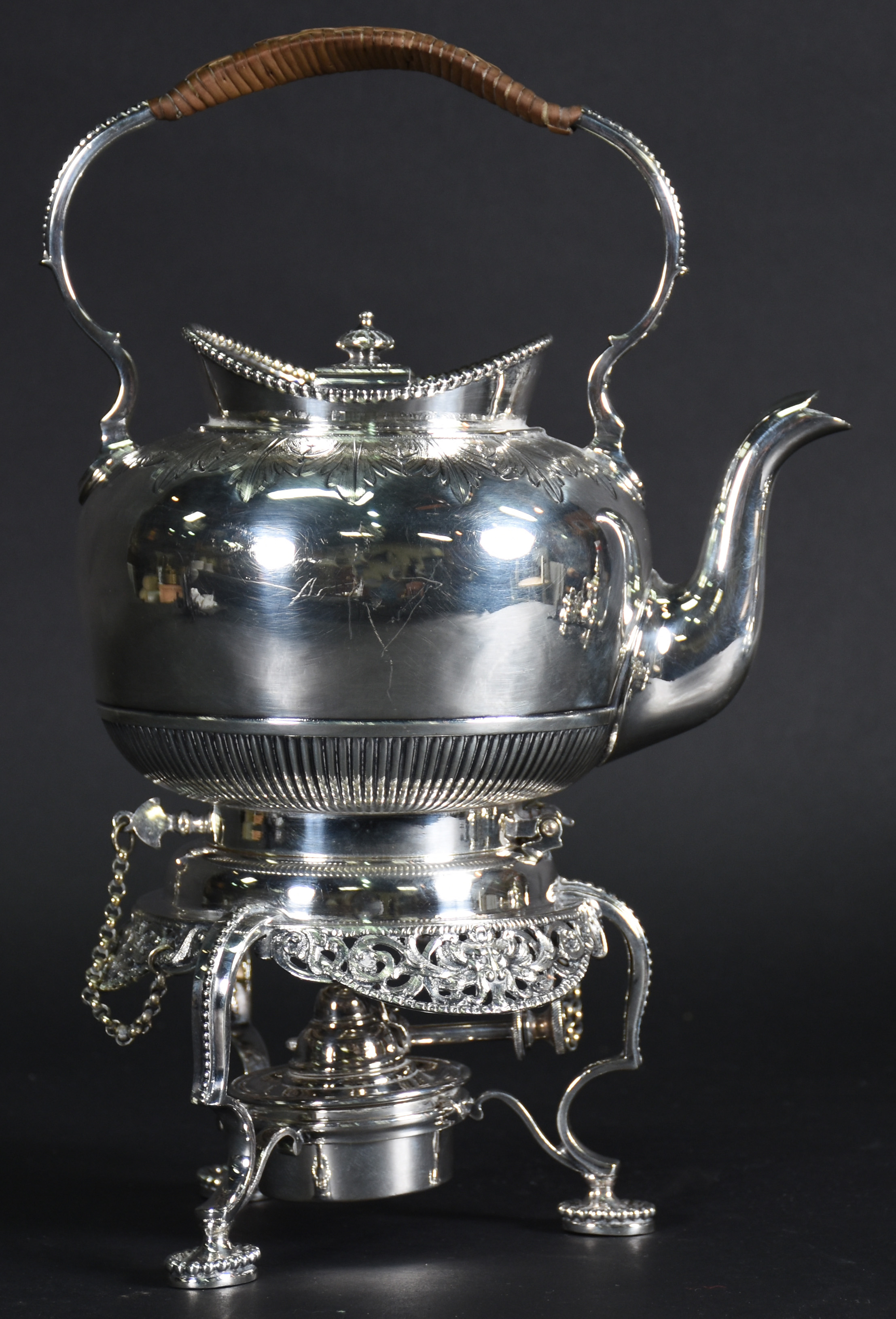 Elegante Samovar de metal espessurado a prata, marca na base... - foto 1 de 5