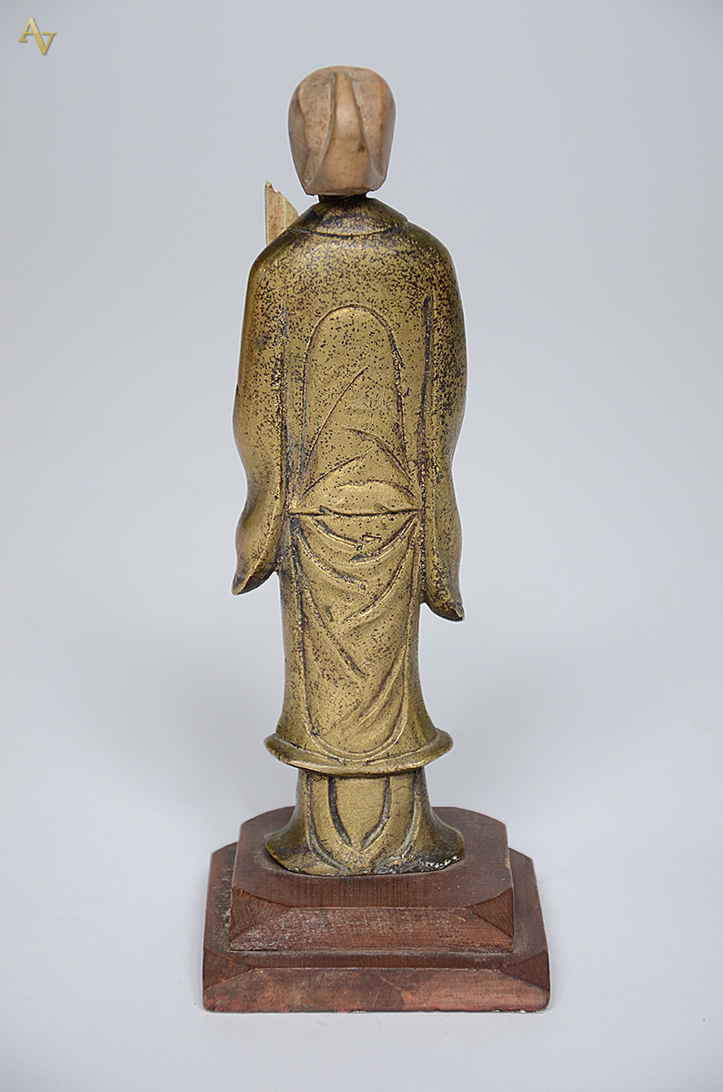 Escultura de bronze e marfim representando figura masculina. Altura... - foto 2 de 2